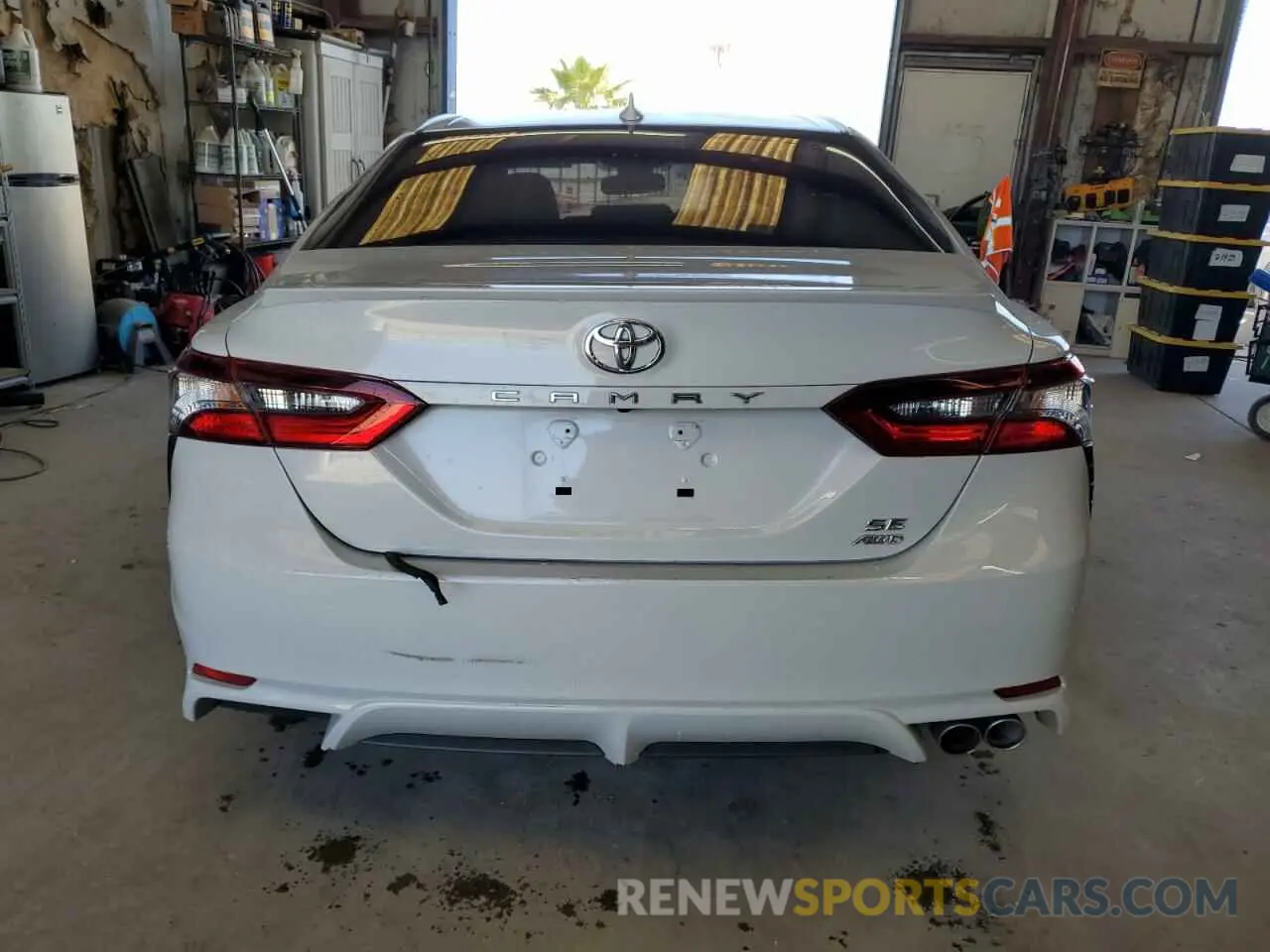 6 Photograph of a damaged car 4T1T11BK6NU053618 TOYOTA CAMRY 2022