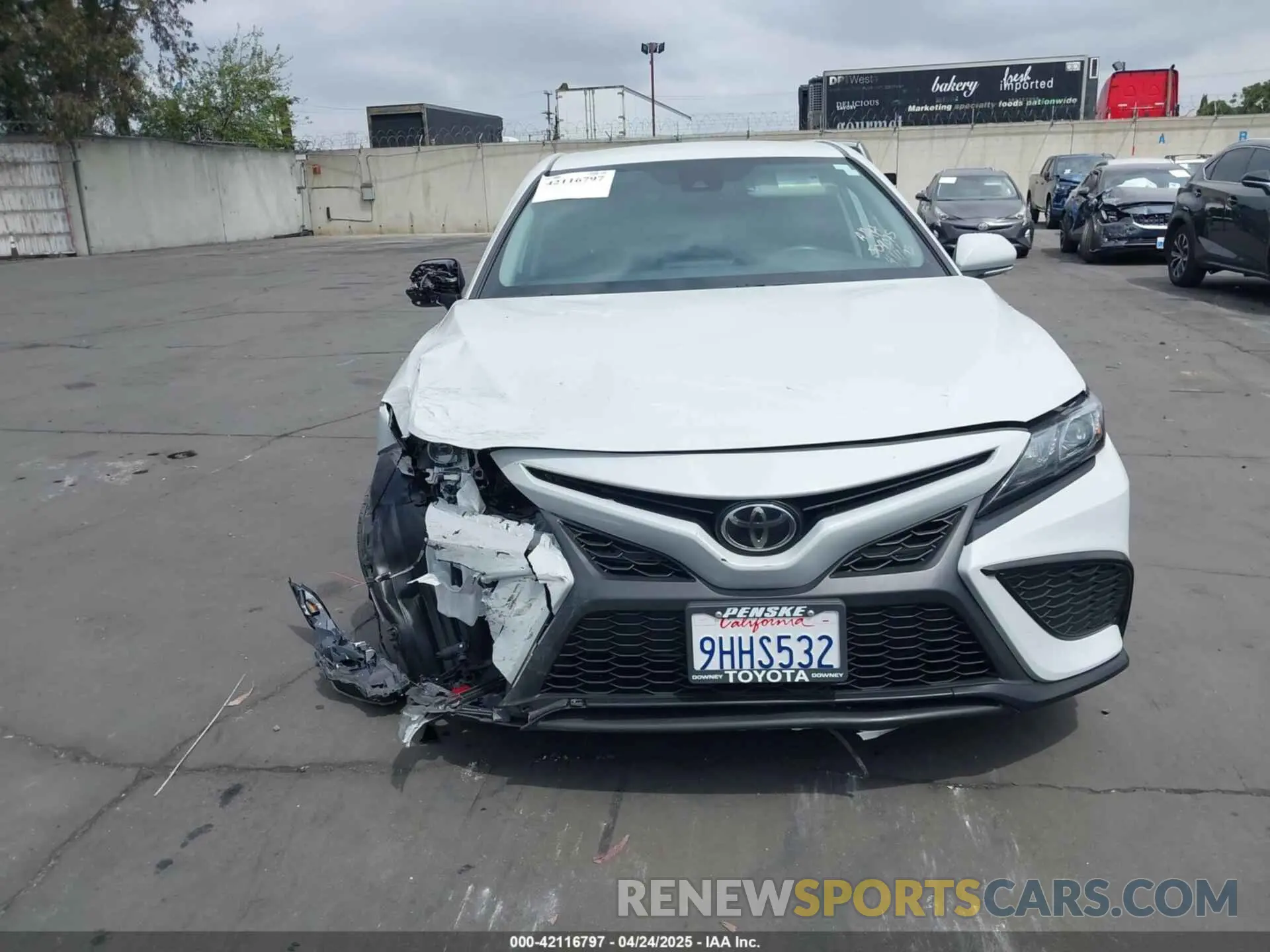 12 Photograph of a damaged car 4T1T11BK7NU060416 TOYOTA CAMRY 2022