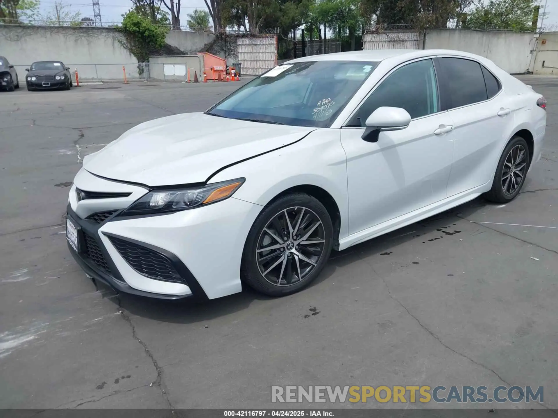 2 Photograph of a damaged car 4T1T11BK7NU060416 TOYOTA CAMRY 2022