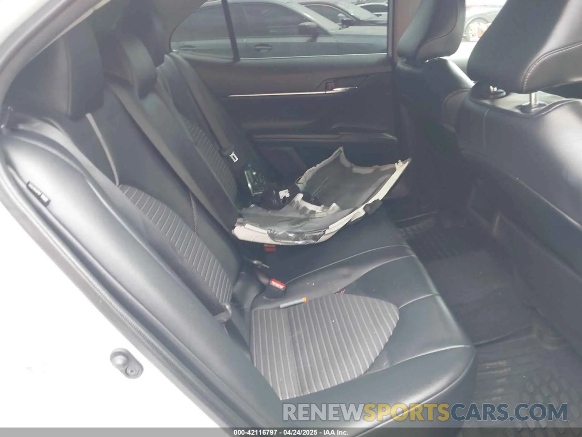 8 Photograph of a damaged car 4T1T11BK7NU060416 TOYOTA CAMRY 2022