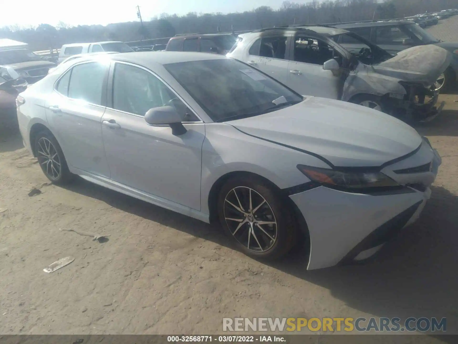 1 Photograph of a damaged car 4T1T11BK9NU049093 TOYOTA CAMRY 2022