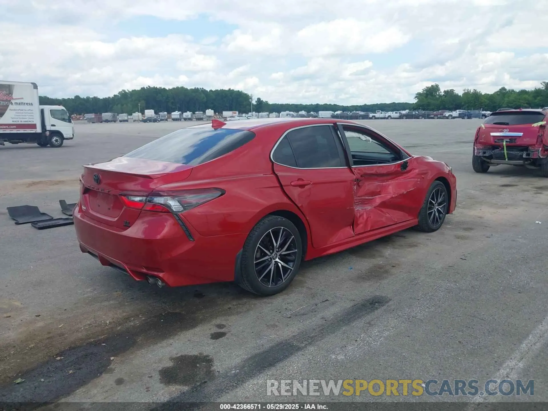 4 Photograph of a damaged car 4T1T11BK9NU059980 TOYOTA CAMRY 2022
