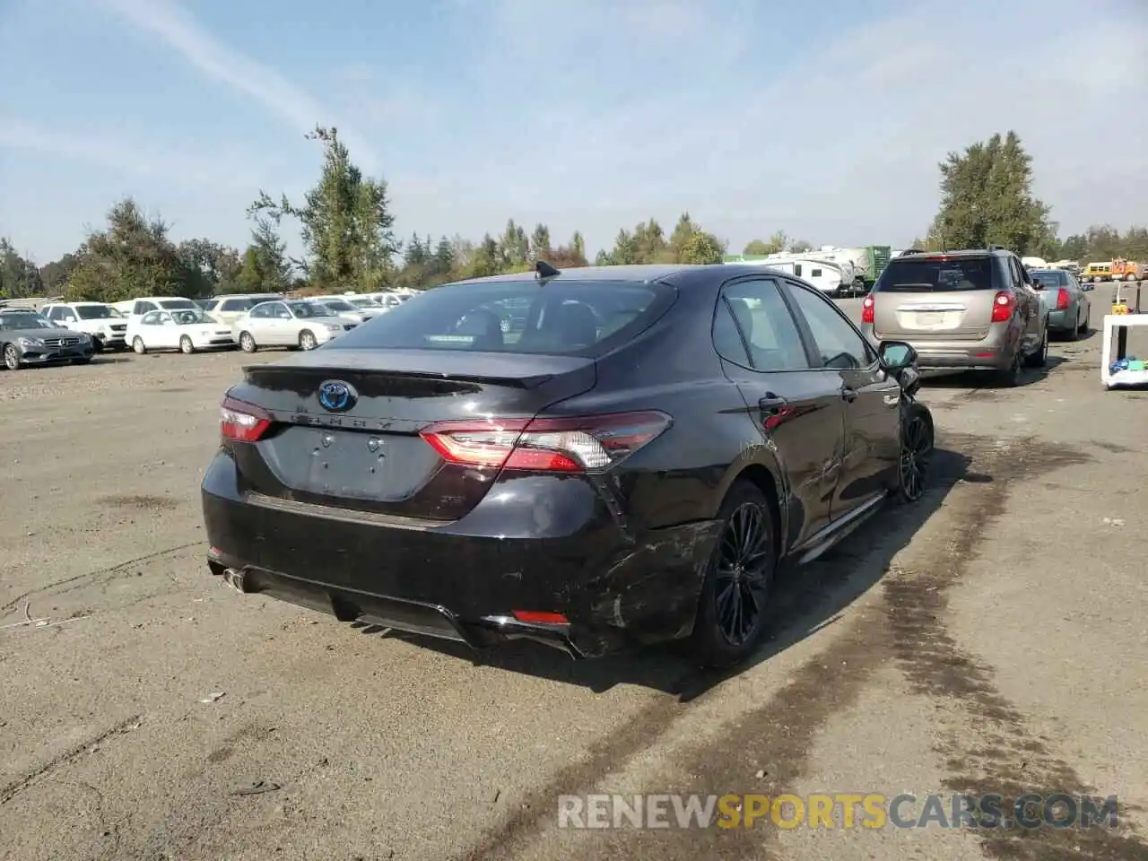 4 Photograph of a damaged car 4T1T31AK6NU044493 TOYOTA CAMRY 2022