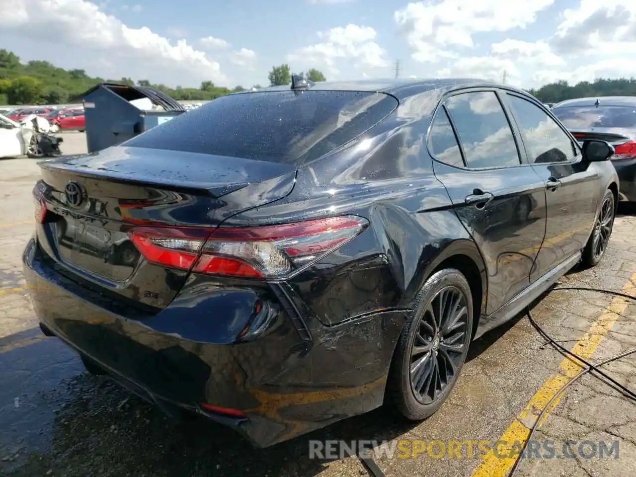 4 Photograph of a damaged car 4T1T31AK7NU036192 TOYOTA CAMRY 2022