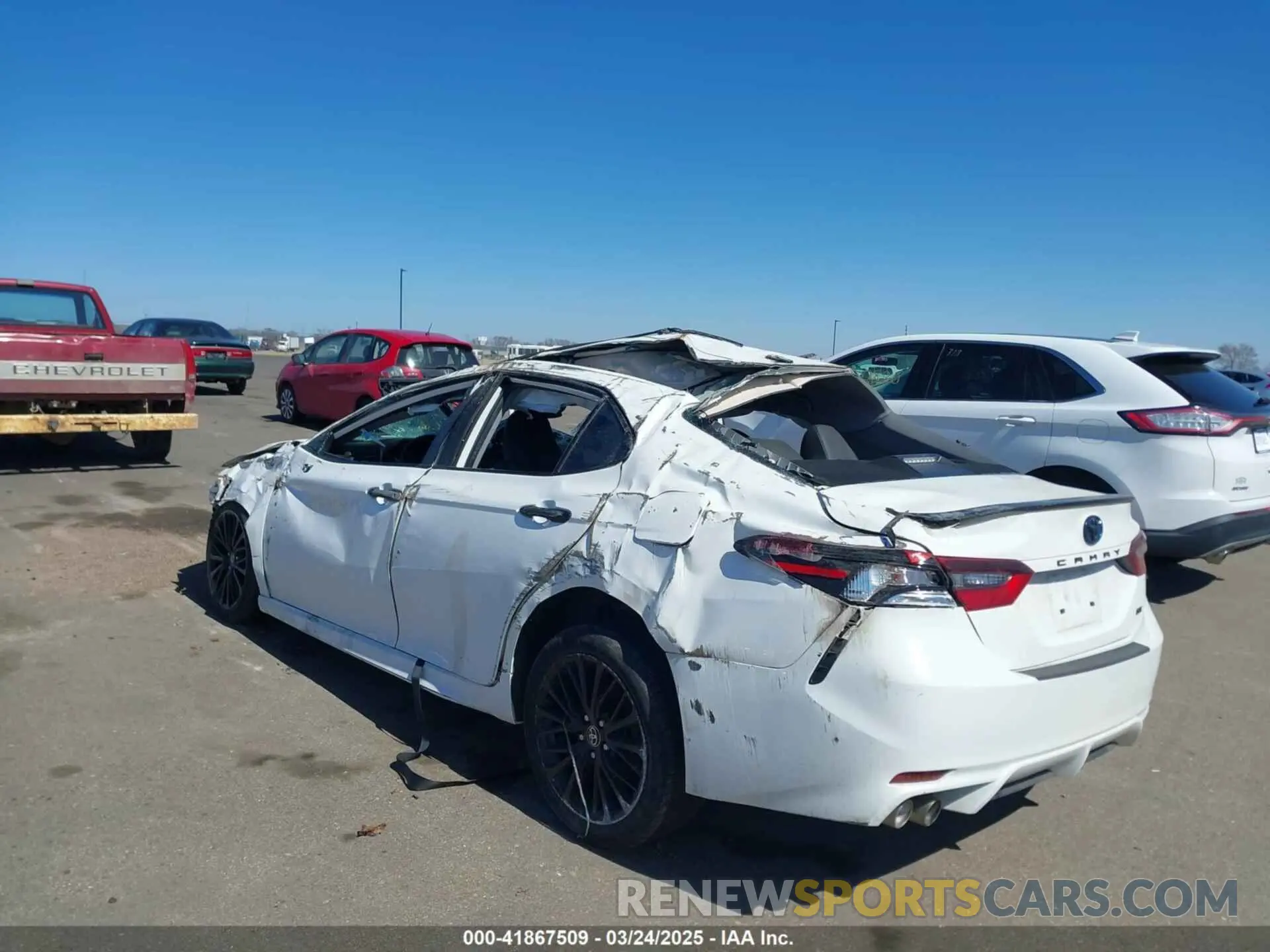 3 Photograph of a damaged car 4T1T31AK8NU033219 TOYOTA CAMRY 2022