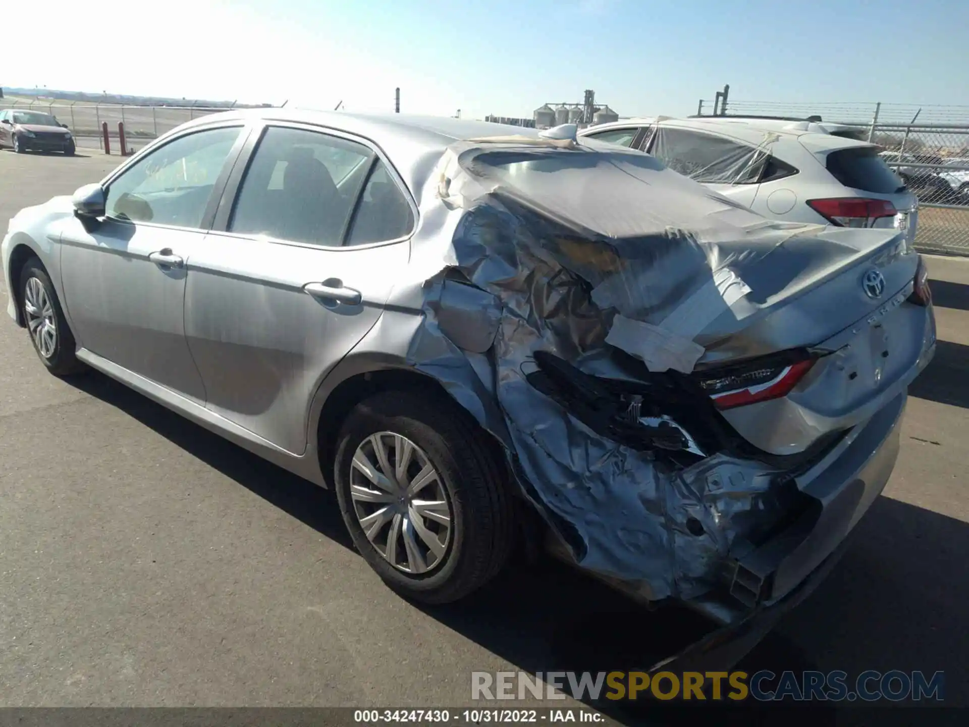 3 Photograph of a damaged car 4T1c31AK9NU594433 TOYOTA CAMRY 2022