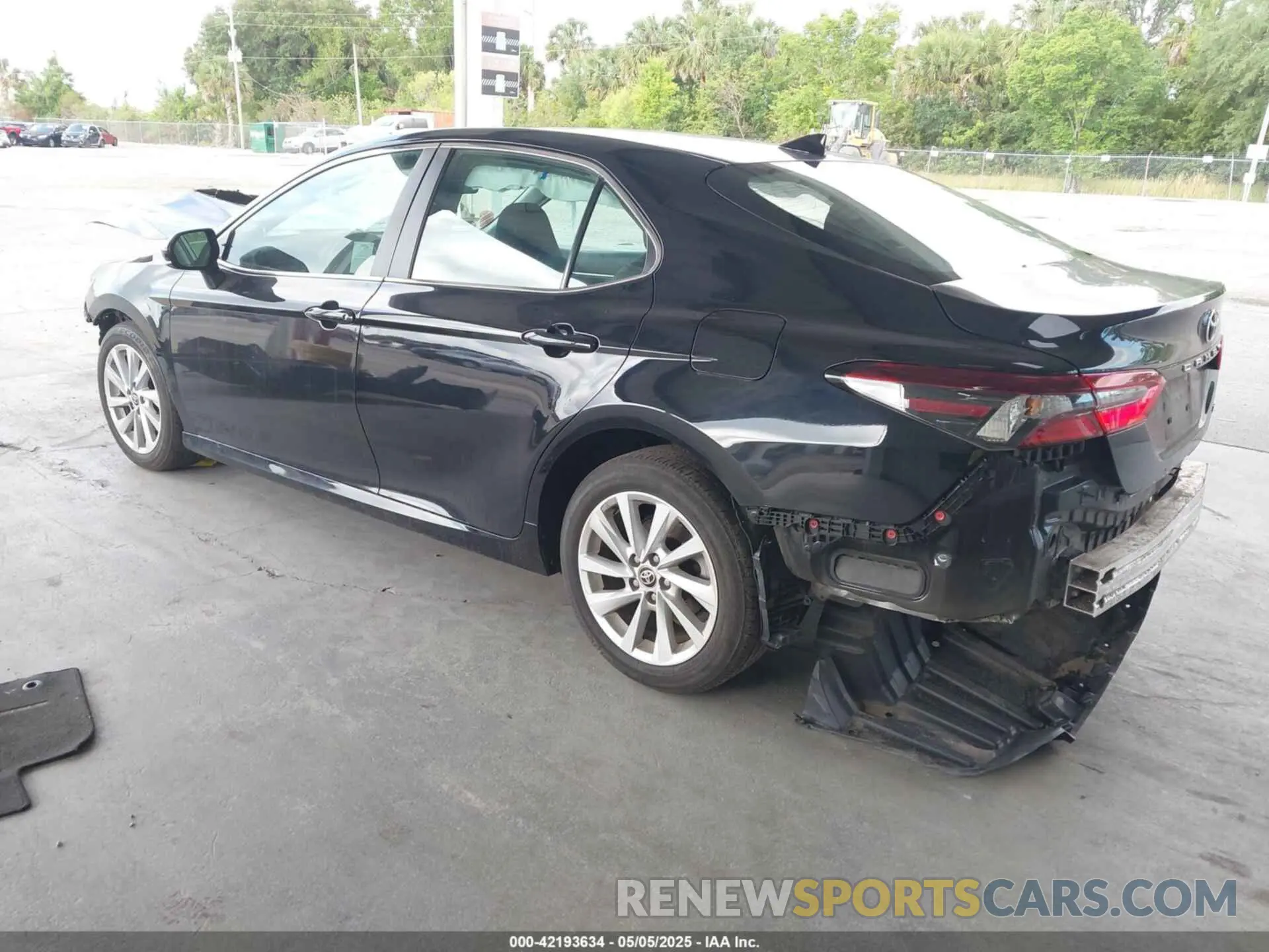 3 Photograph of a damaged car 4T1C11AK2P4118131 TOYOTA CAMRY 2023