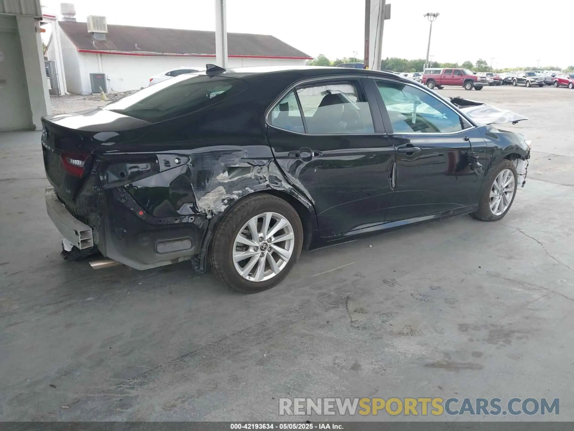 4 Photograph of a damaged car 4T1C11AK2P4118131 TOYOTA CAMRY 2023