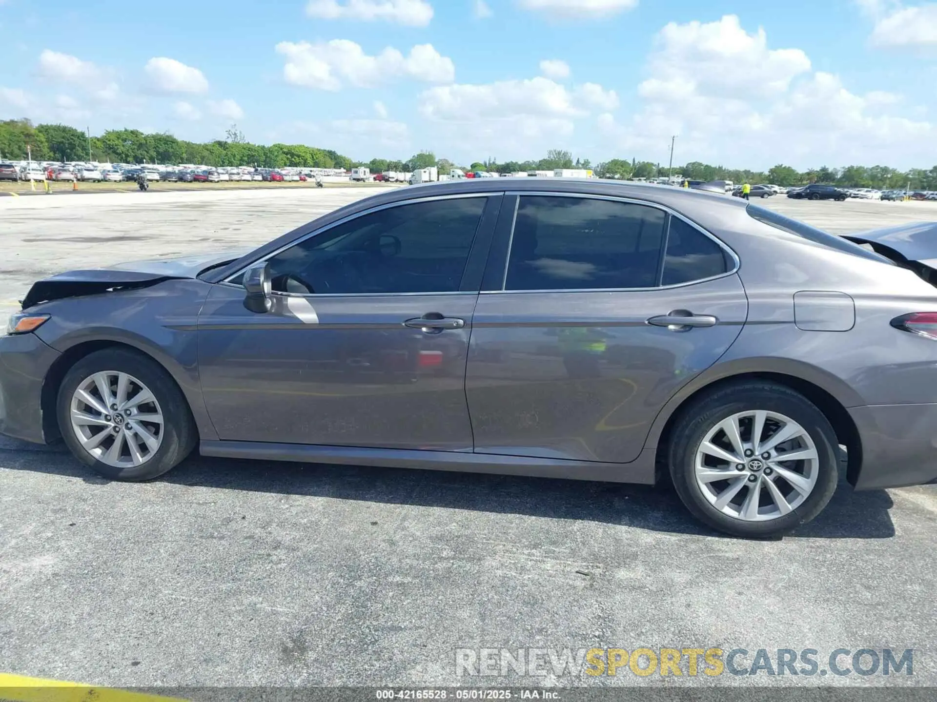 14 Photograph of a damaged car 4T1C11AK2PU080805 TOYOTA CAMRY 2023