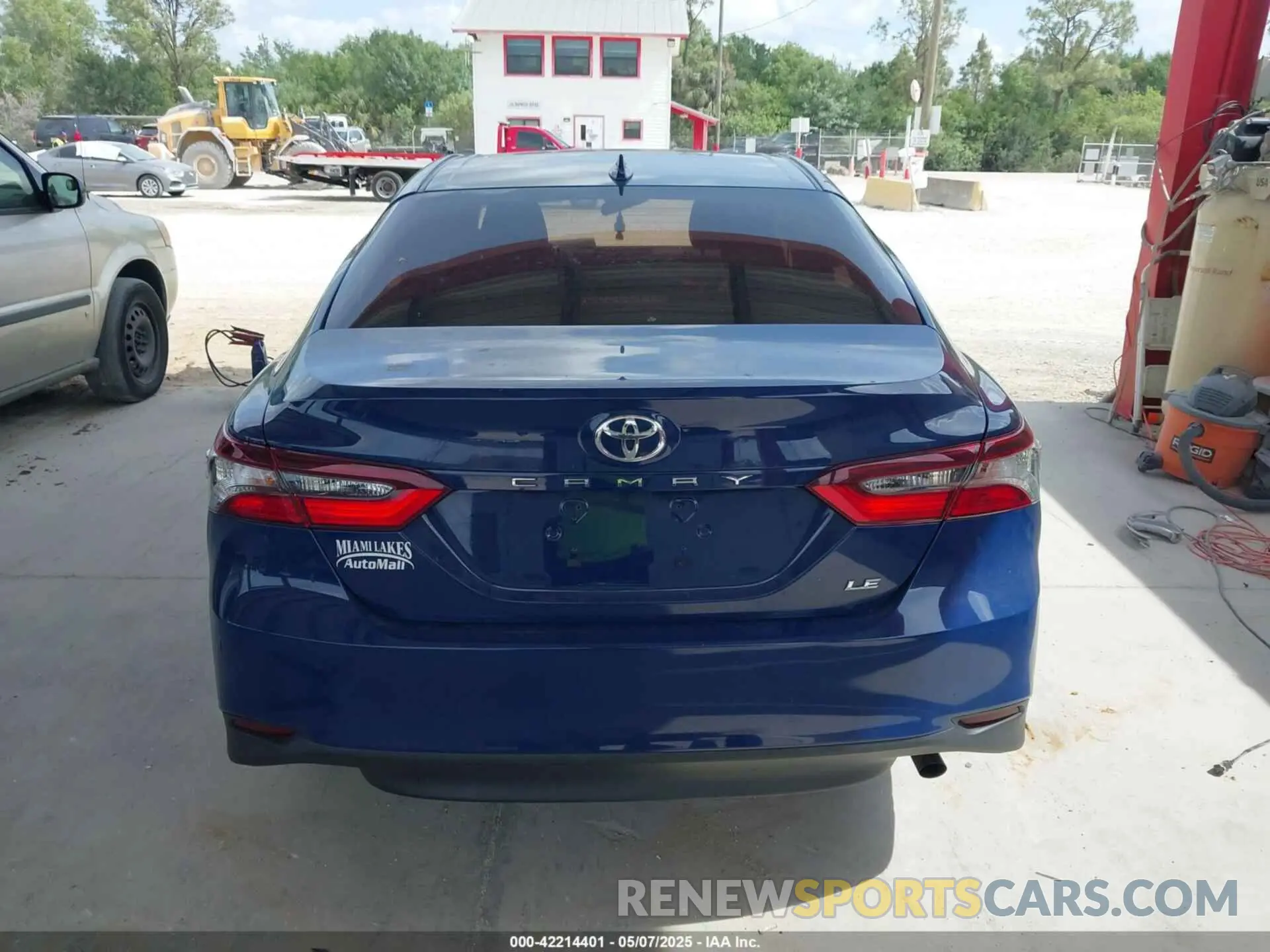 17 Photograph of a damaged car 4T1C11AK2PU081310 TOYOTA CAMRY 2023