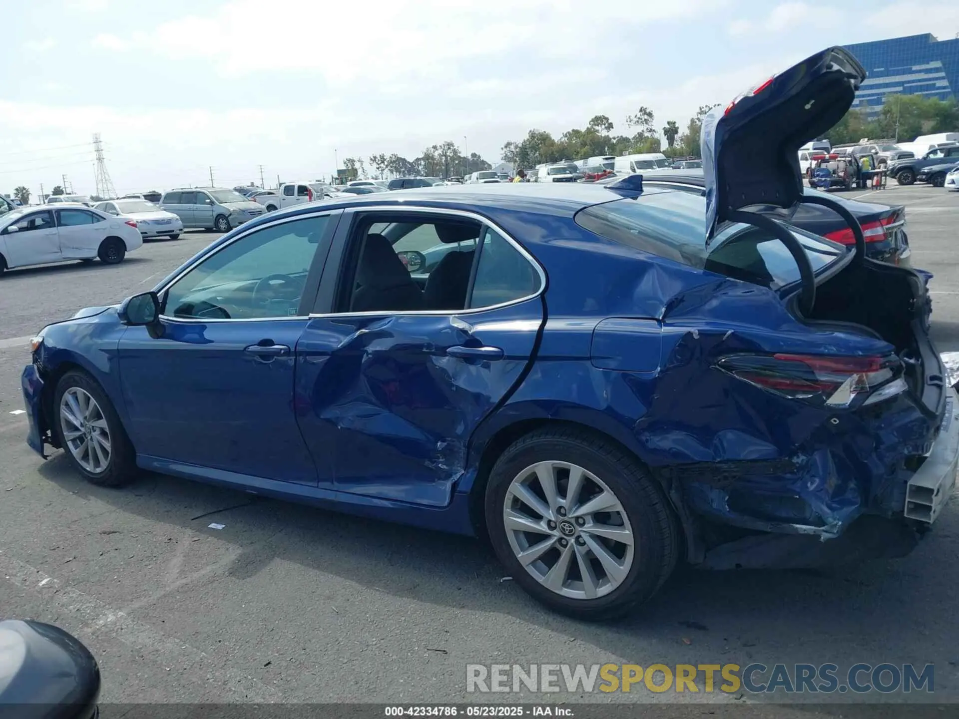 14 Photograph of a damaged car 4T1C11AK3PU106716 TOYOTA CAMRY 2023