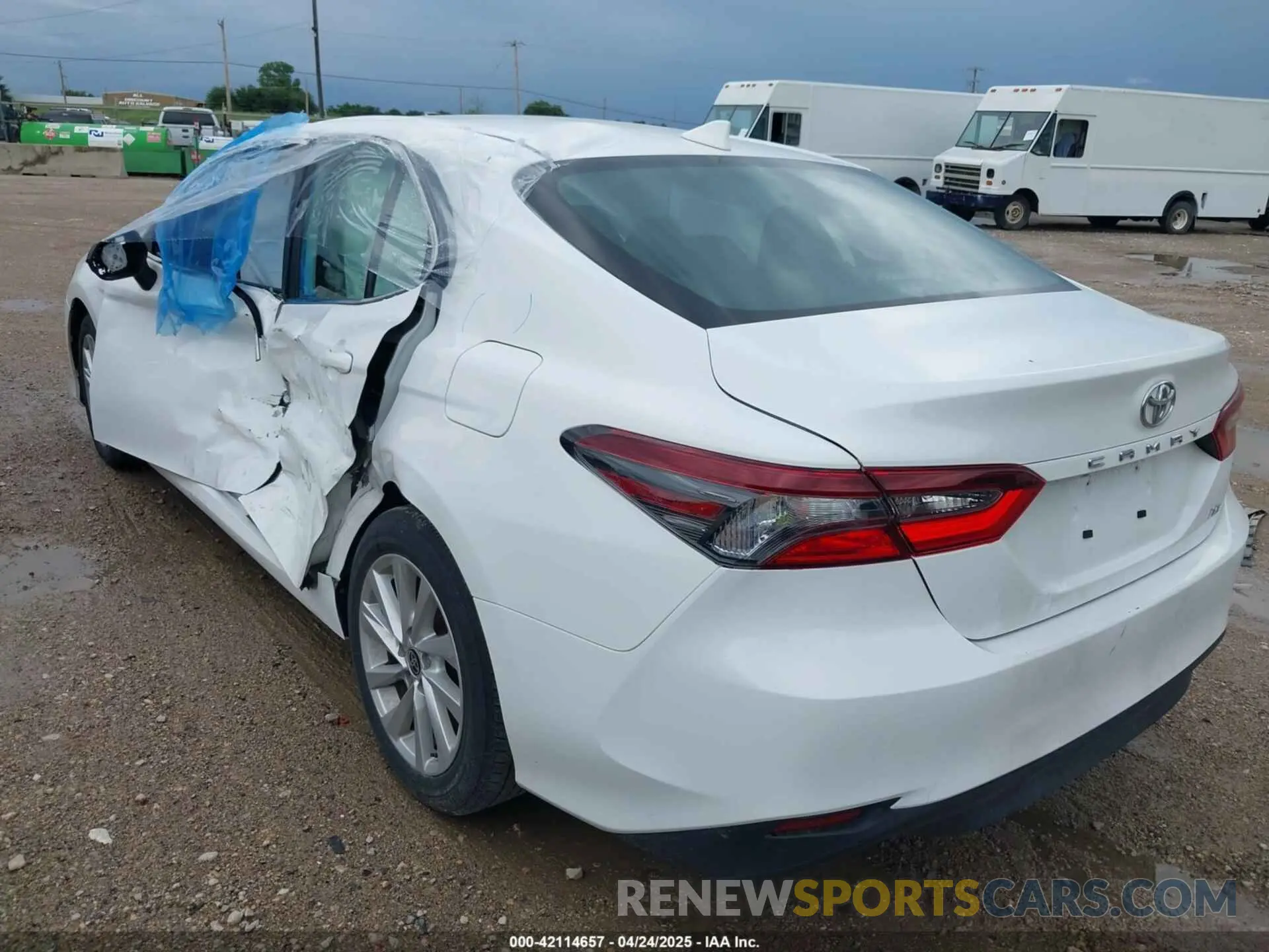 3 Photograph of a damaged car 4T1C11AK3PU836433 TOYOTA CAMRY 2023