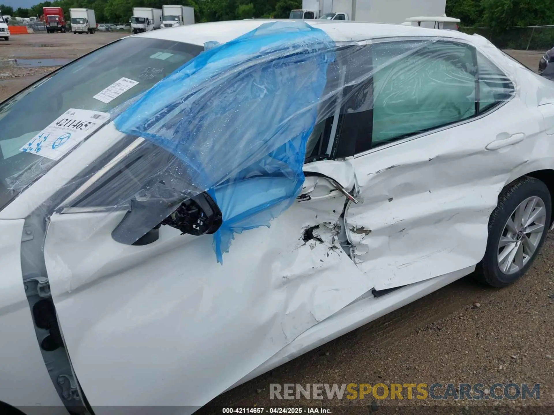 6 Photograph of a damaged car 4T1C11AK3PU836433 TOYOTA CAMRY 2023