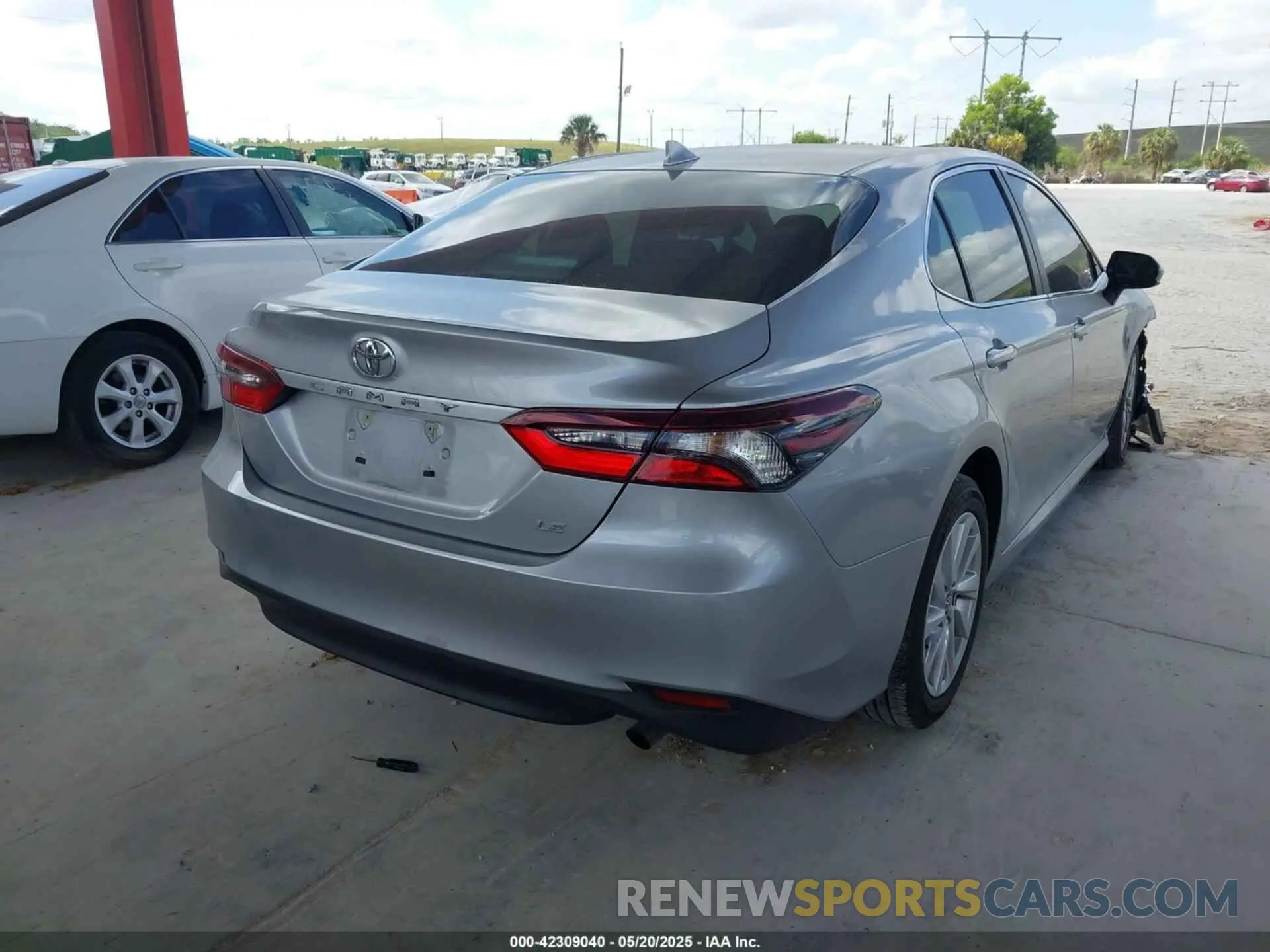 4 Photograph of a damaged car 4T1C11AK4PU139482 TOYOTA CAMRY 2023