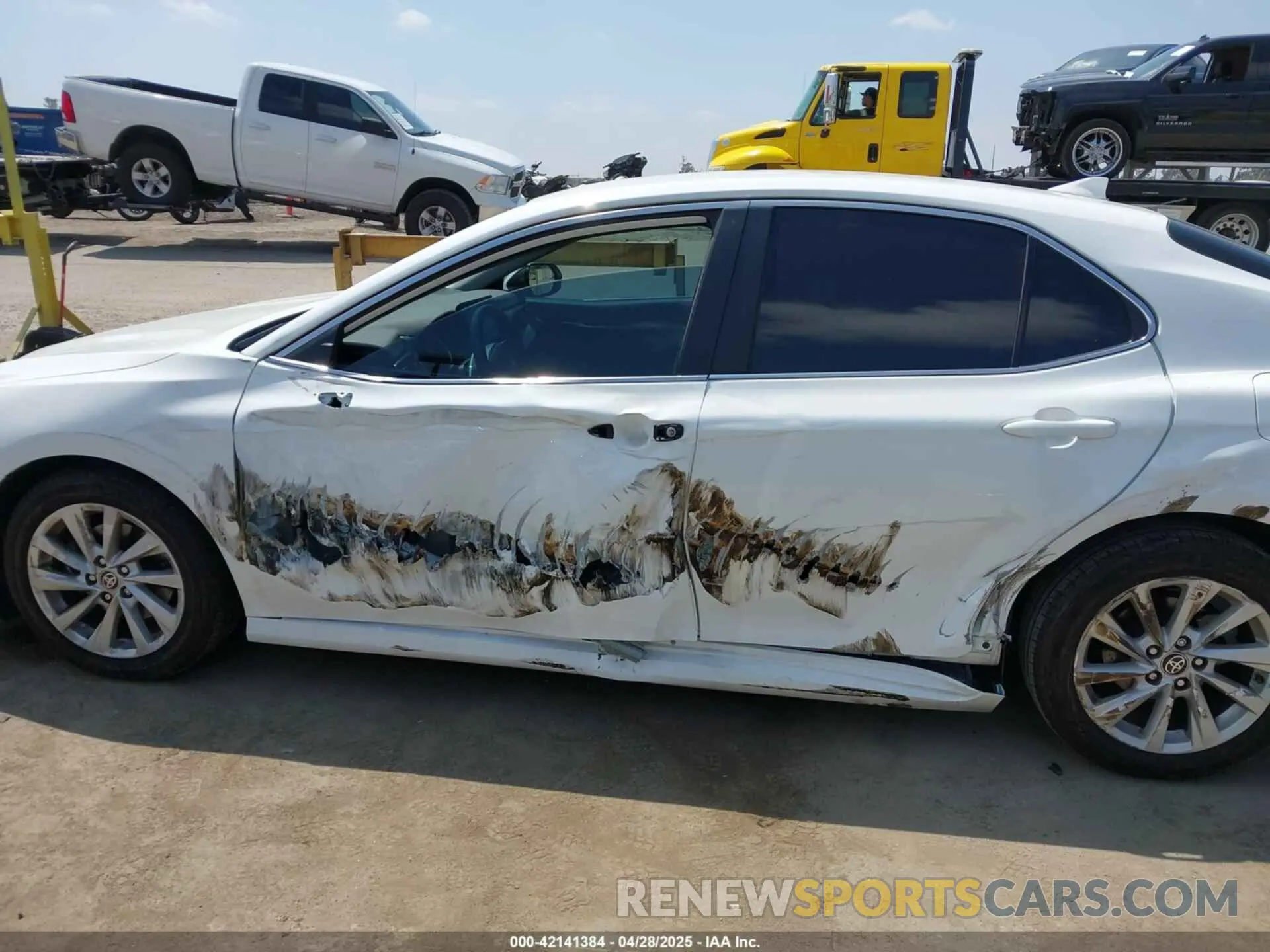 14 Photograph of a damaged car 4T1C11AK5PU090955 TOYOTA CAMRY 2023