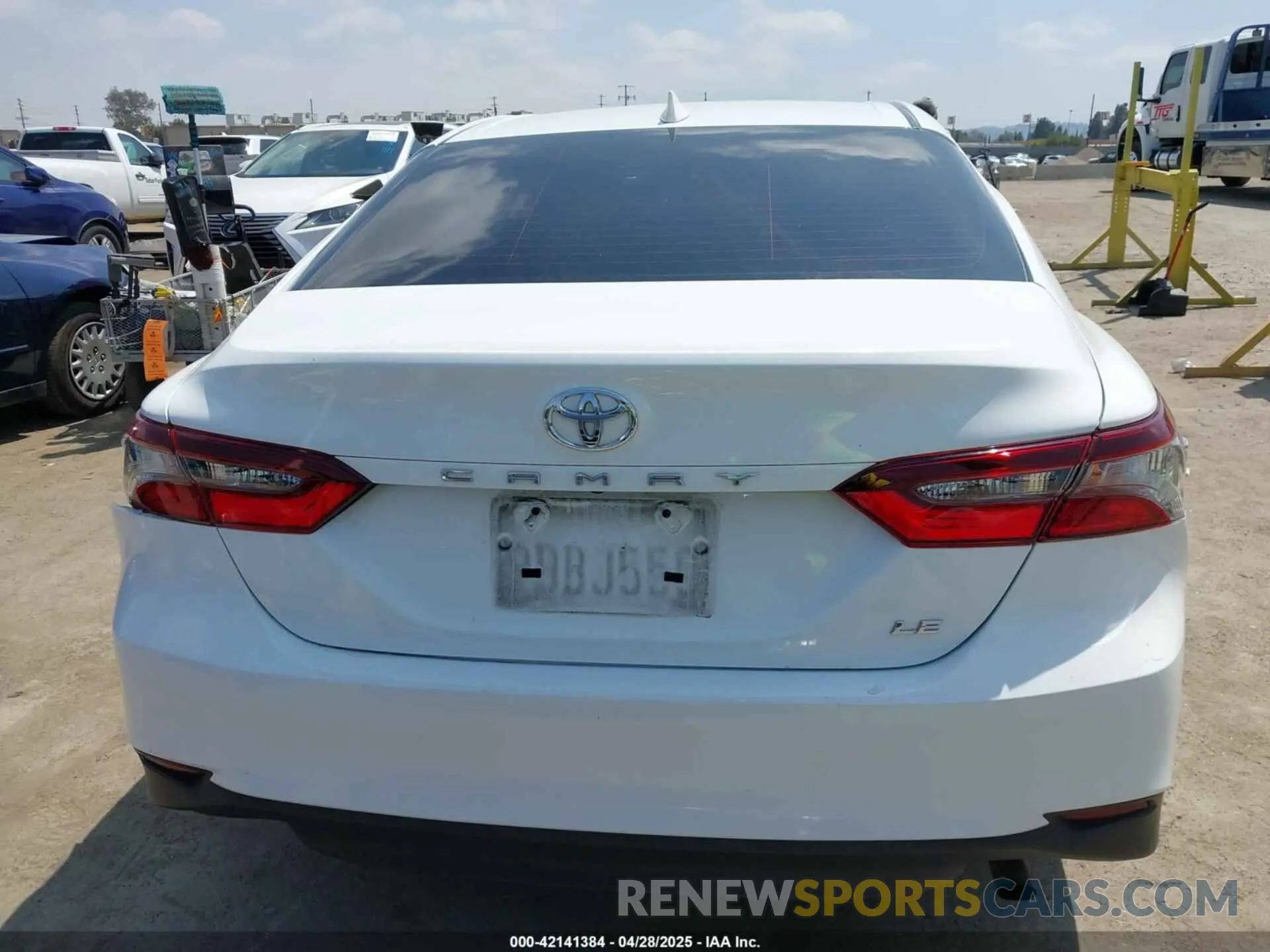 16 Photograph of a damaged car 4T1C11AK5PU090955 TOYOTA CAMRY 2023