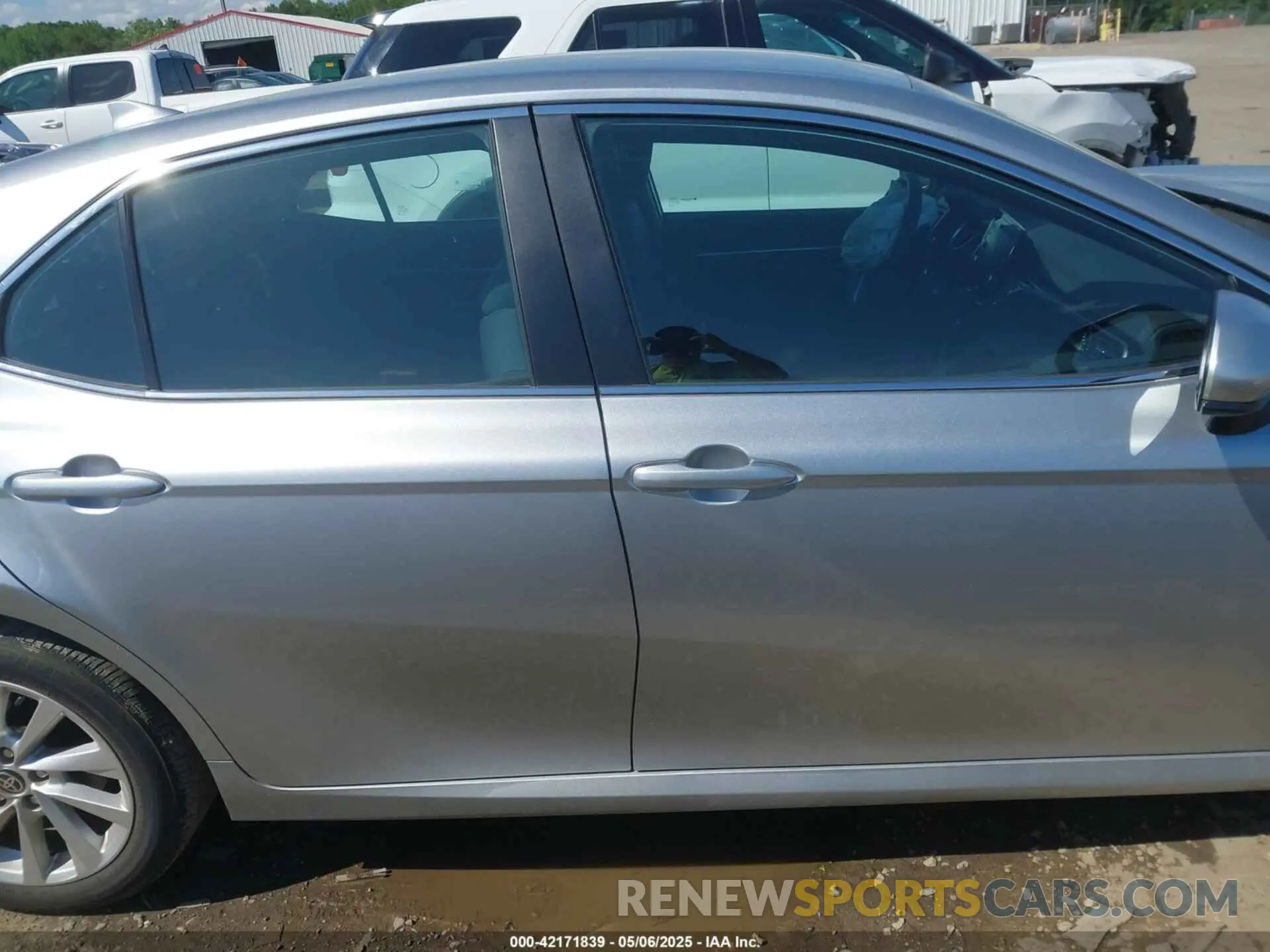 14 Photograph of a damaged car 4T1C11AK6PU797143 TOYOTA CAMRY 2023