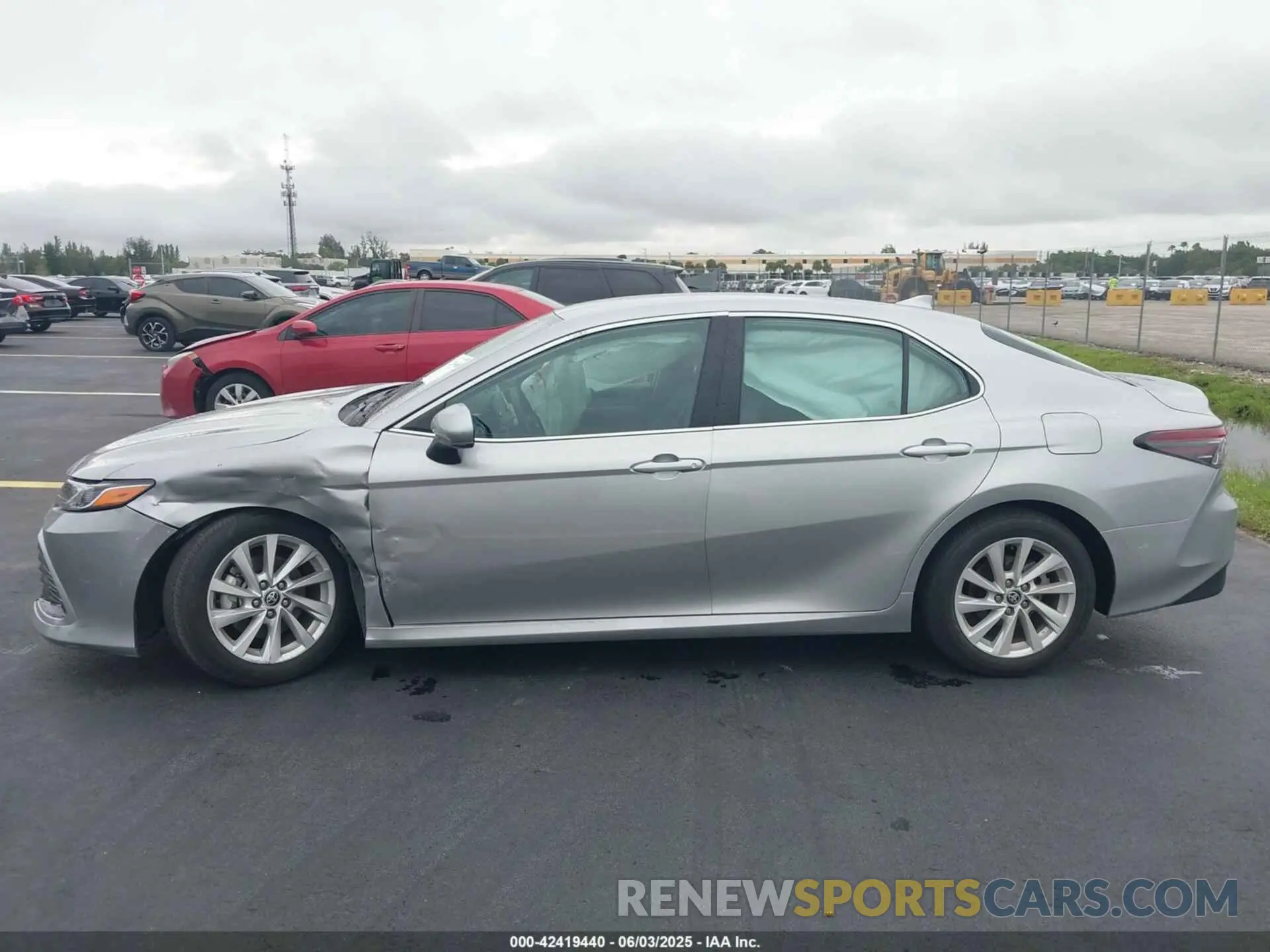 14 Photograph of a damaged car 4T1C11AK7PU080654 TOYOTA CAMRY 2023