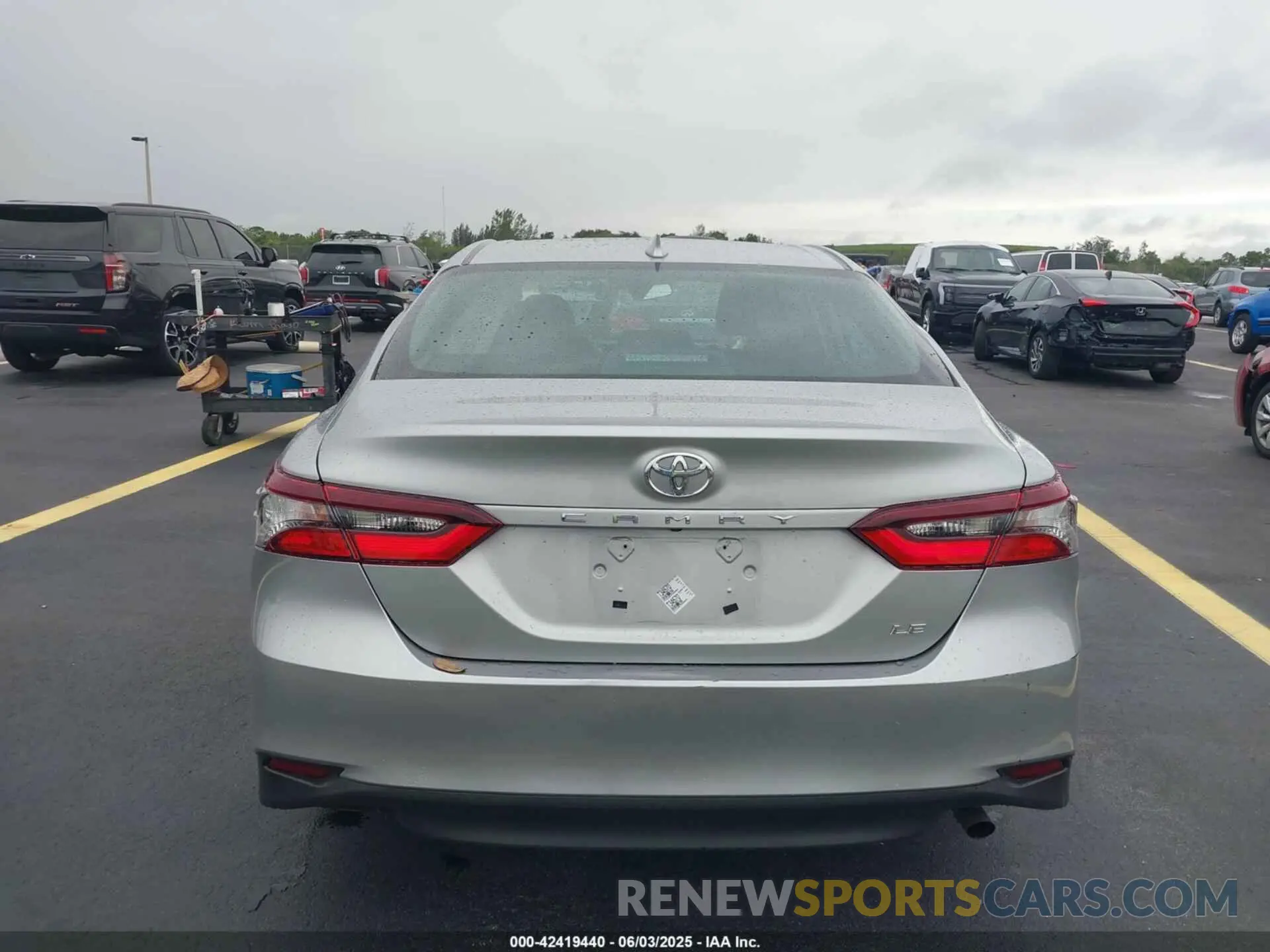 16 Photograph of a damaged car 4T1C11AK7PU080654 TOYOTA CAMRY 2023