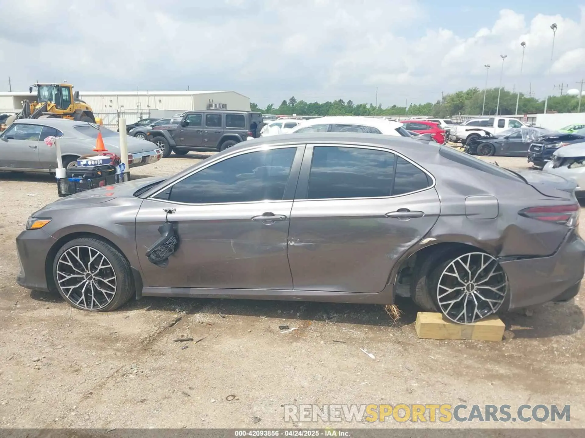 15 Photograph of a damaged car 4T1C11AK8PU132325 TOYOTA CAMRY 2023