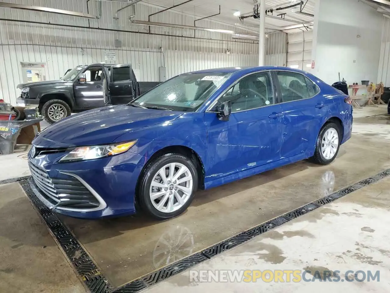1 Photograph of a damaged car 4T1C11AKXPU175709 TOYOTA CAMRY 2023