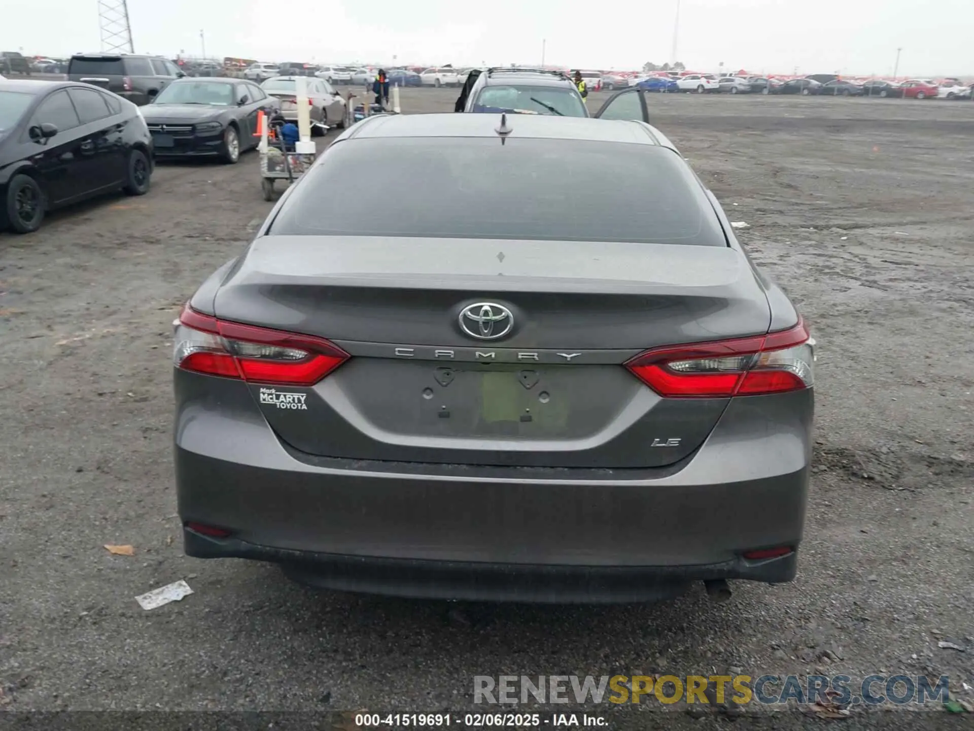 17 Photograph of a damaged car 4T1C11AKXPU825039 TOYOTA CAMRY 2023