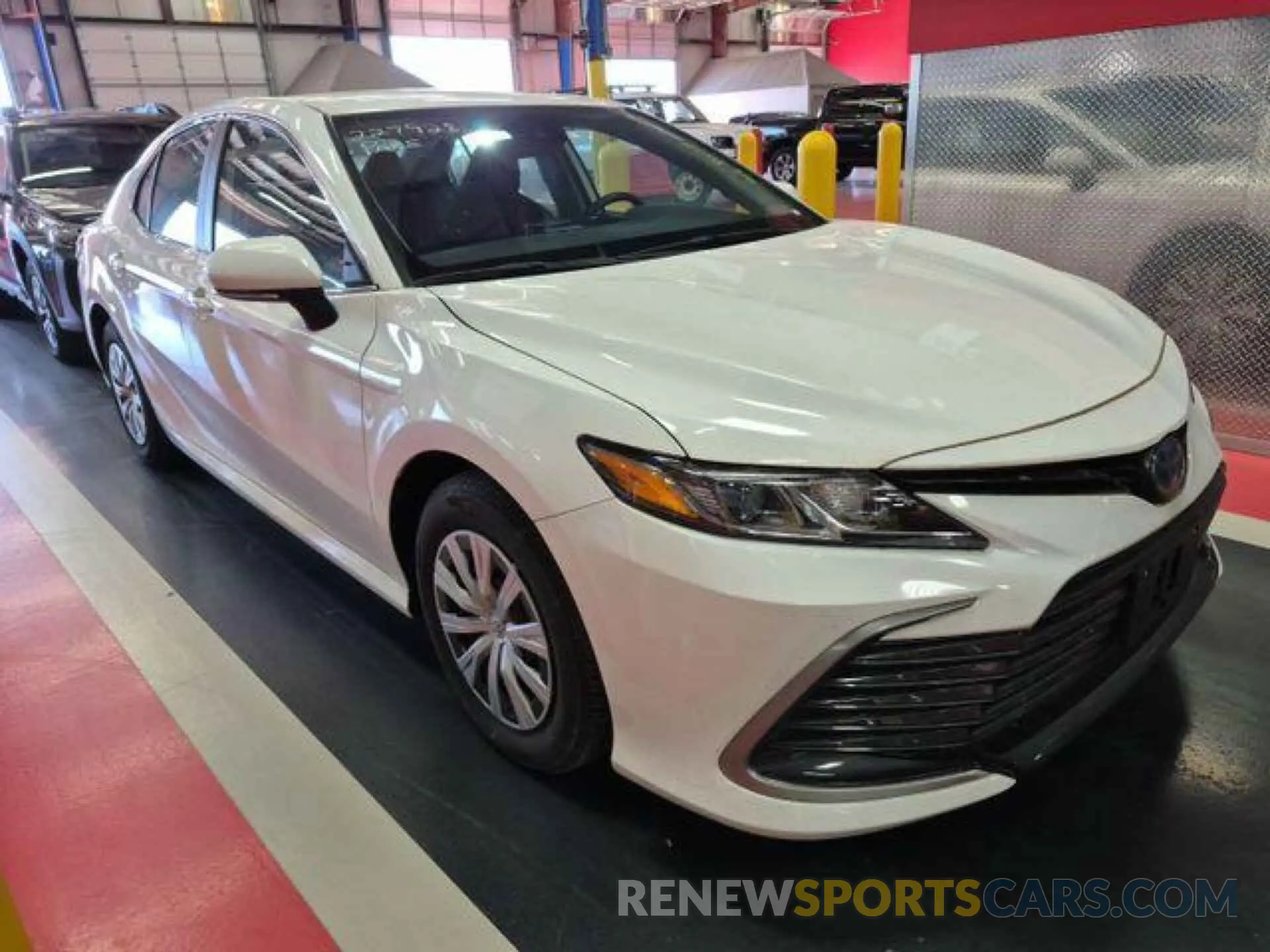 18 Photograph of a damaged car 4T1C31AK1PU611339 TOYOTA CAMRY 2023