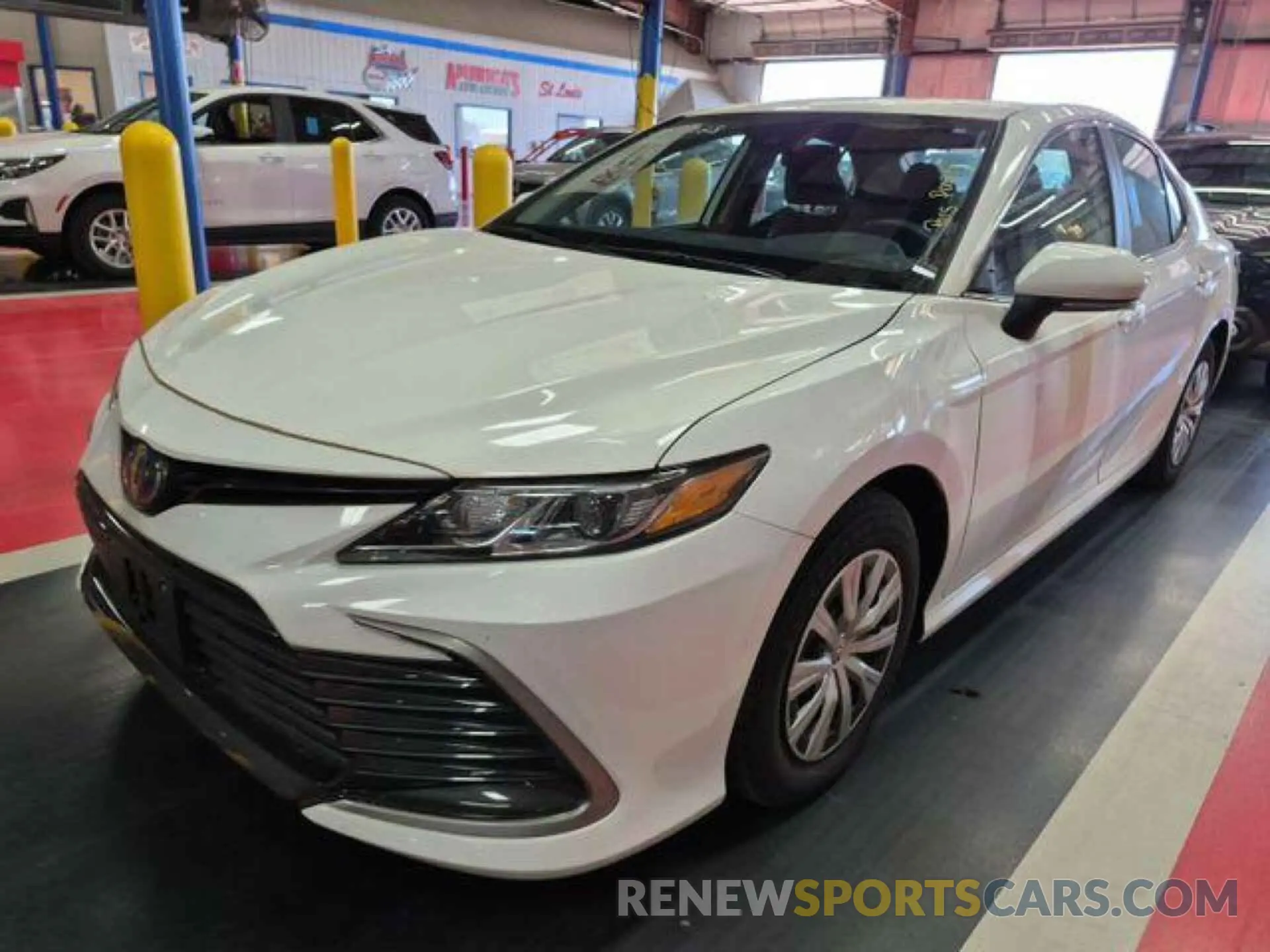 2 Photograph of a damaged car 4T1C31AK1PU611339 TOYOTA CAMRY 2023