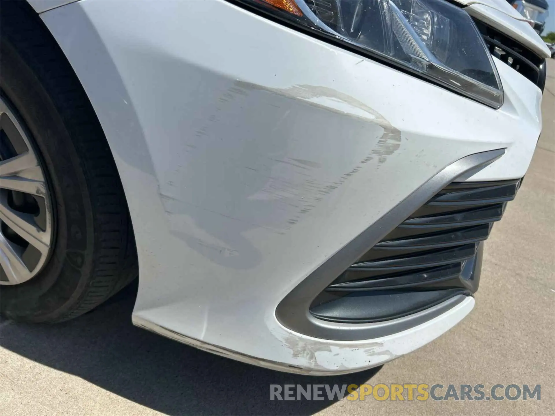 17 Photograph of a damaged car 4T1C31AK4PU611237 TOYOTA CAMRY 2023
