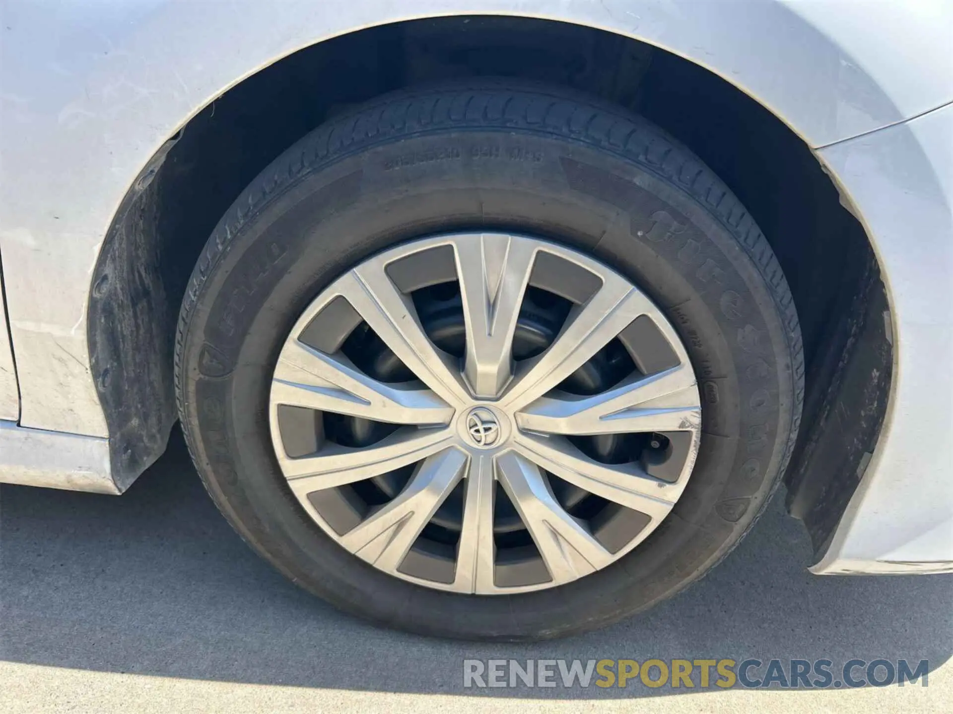 9 Photograph of a damaged car 4T1C31AK4PU611237 TOYOTA CAMRY 2023