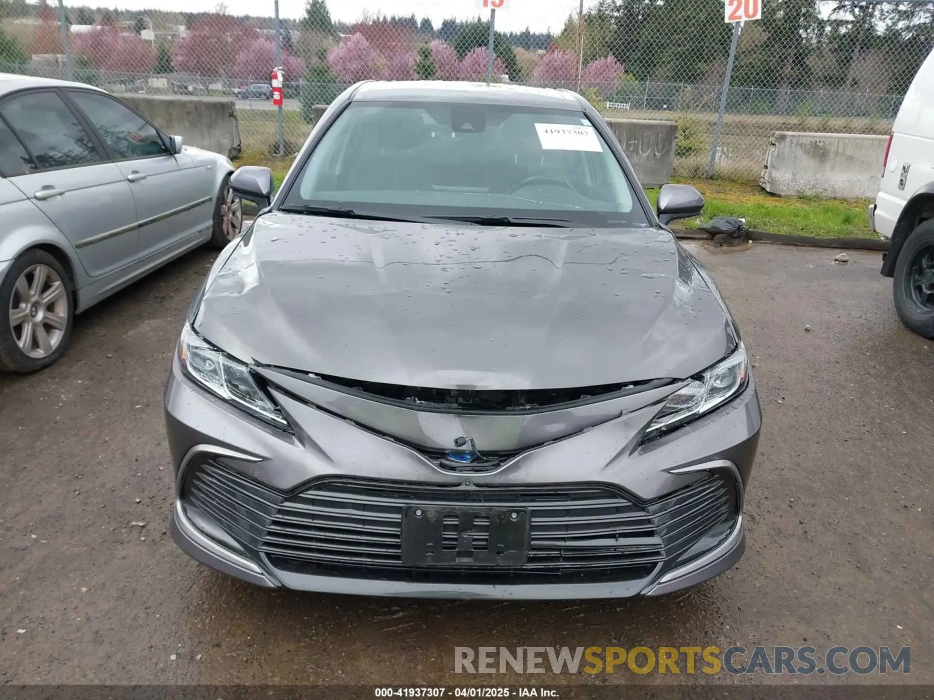 12 Photograph of a damaged car 4T1C31AK8PU600872 TOYOTA CAMRY 2023