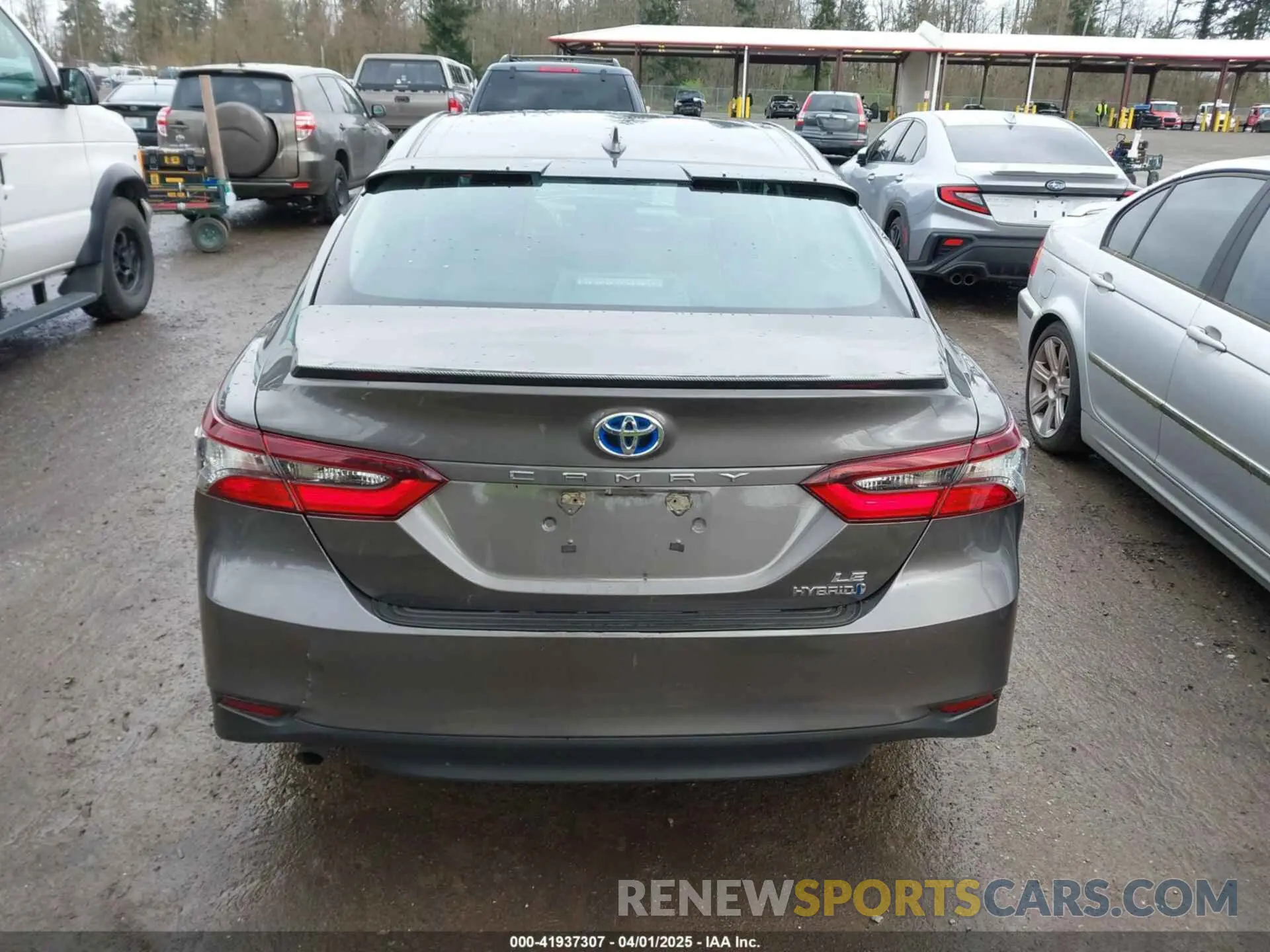 16 Photograph of a damaged car 4T1C31AK8PU600872 TOYOTA CAMRY 2023
