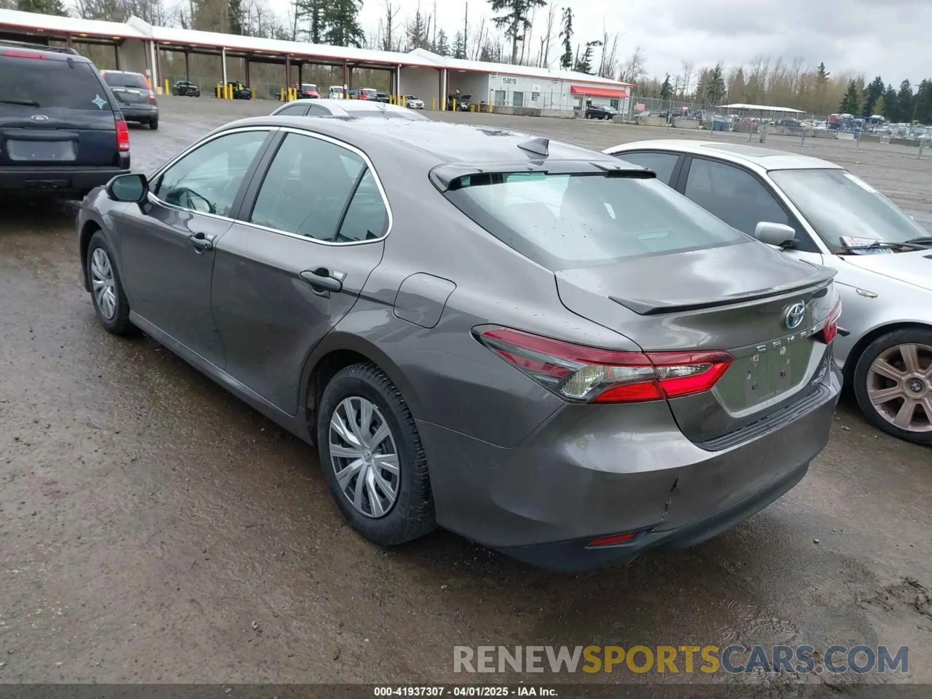 3 Photograph of a damaged car 4T1C31AK8PU600872 TOYOTA CAMRY 2023