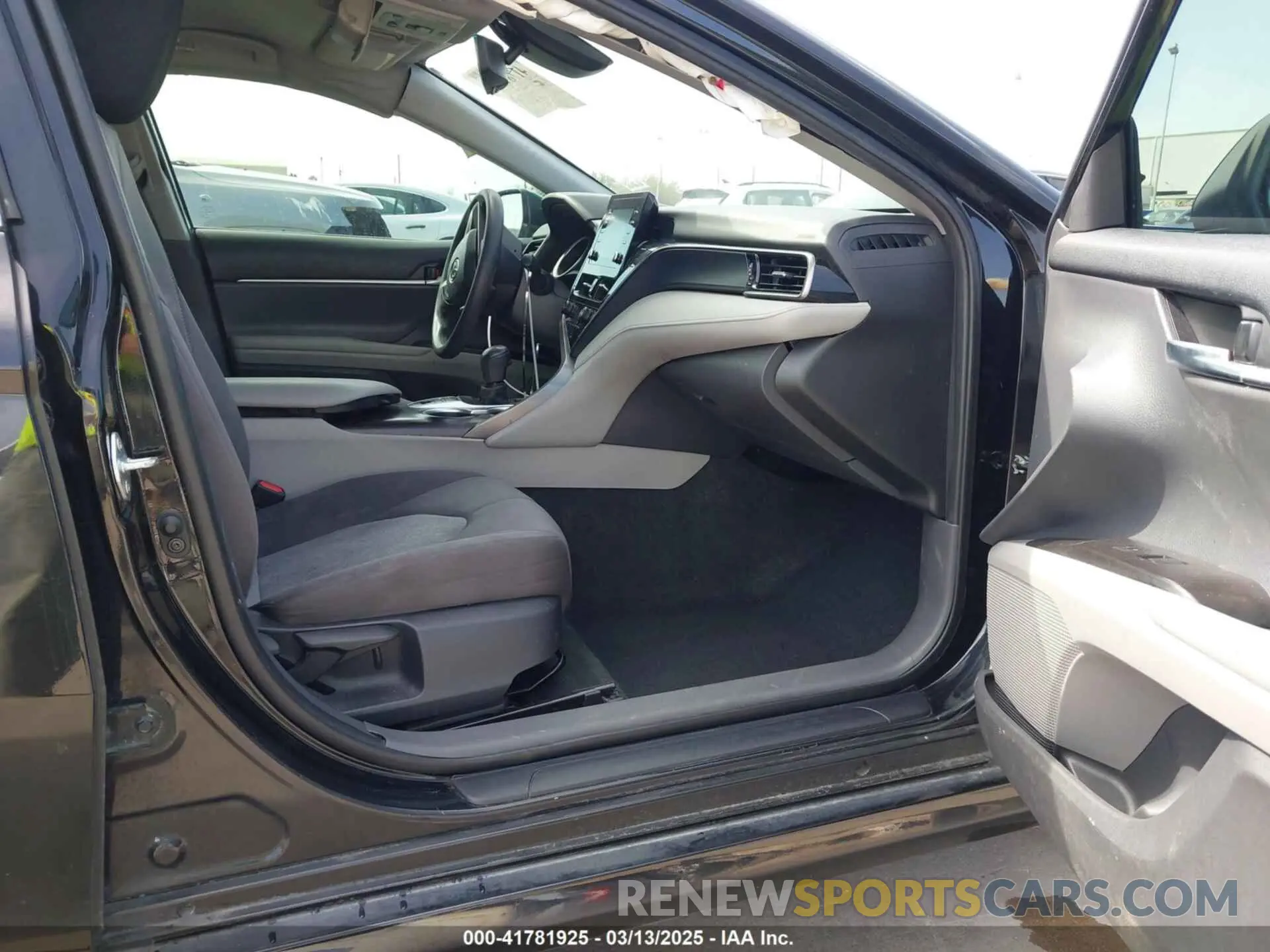 5 Photograph of a damaged car 4T1C31AK8PU603075 TOYOTA CAMRY 2023