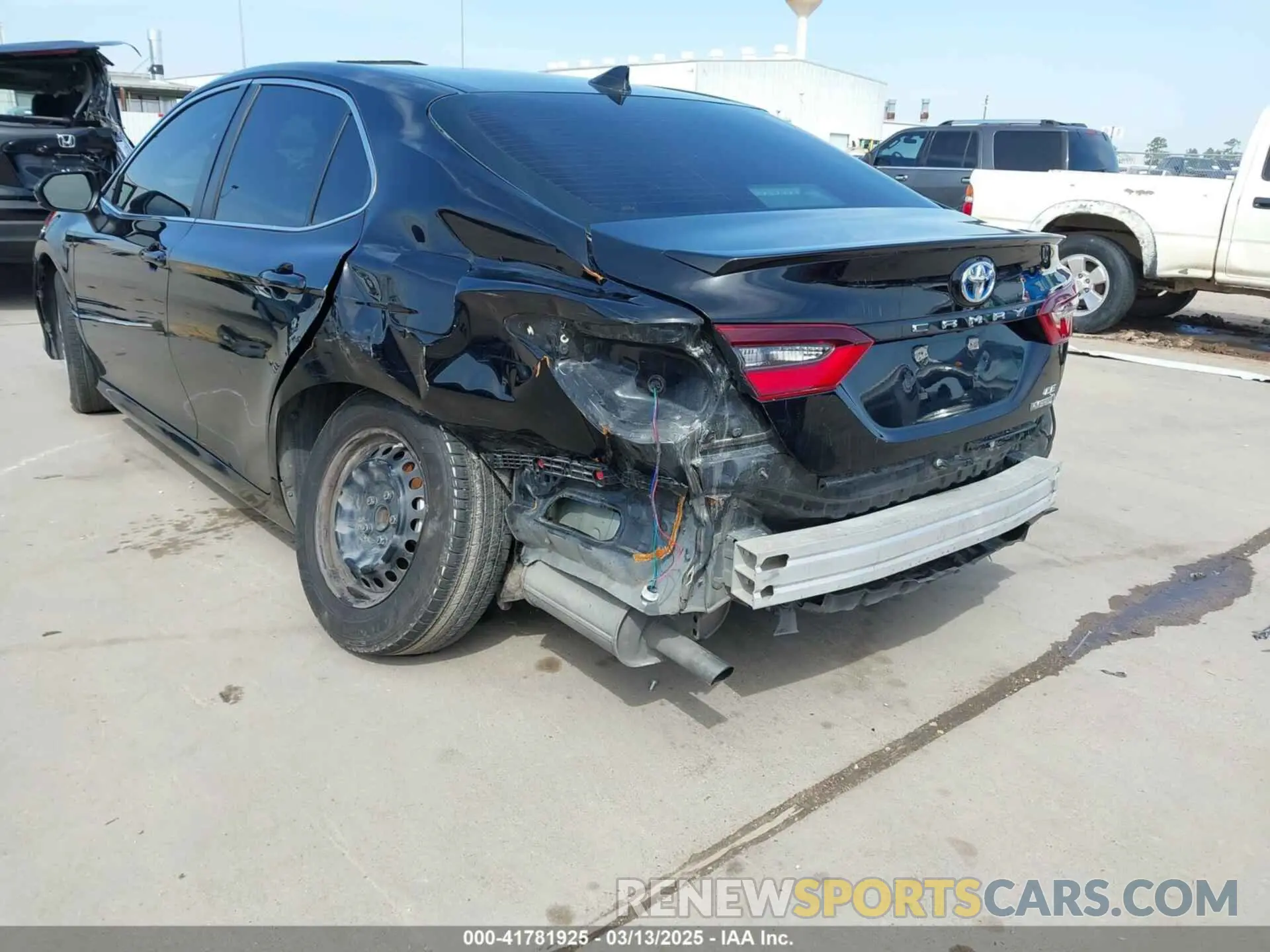 6 Photograph of a damaged car 4T1C31AK8PU603075 TOYOTA CAMRY 2023