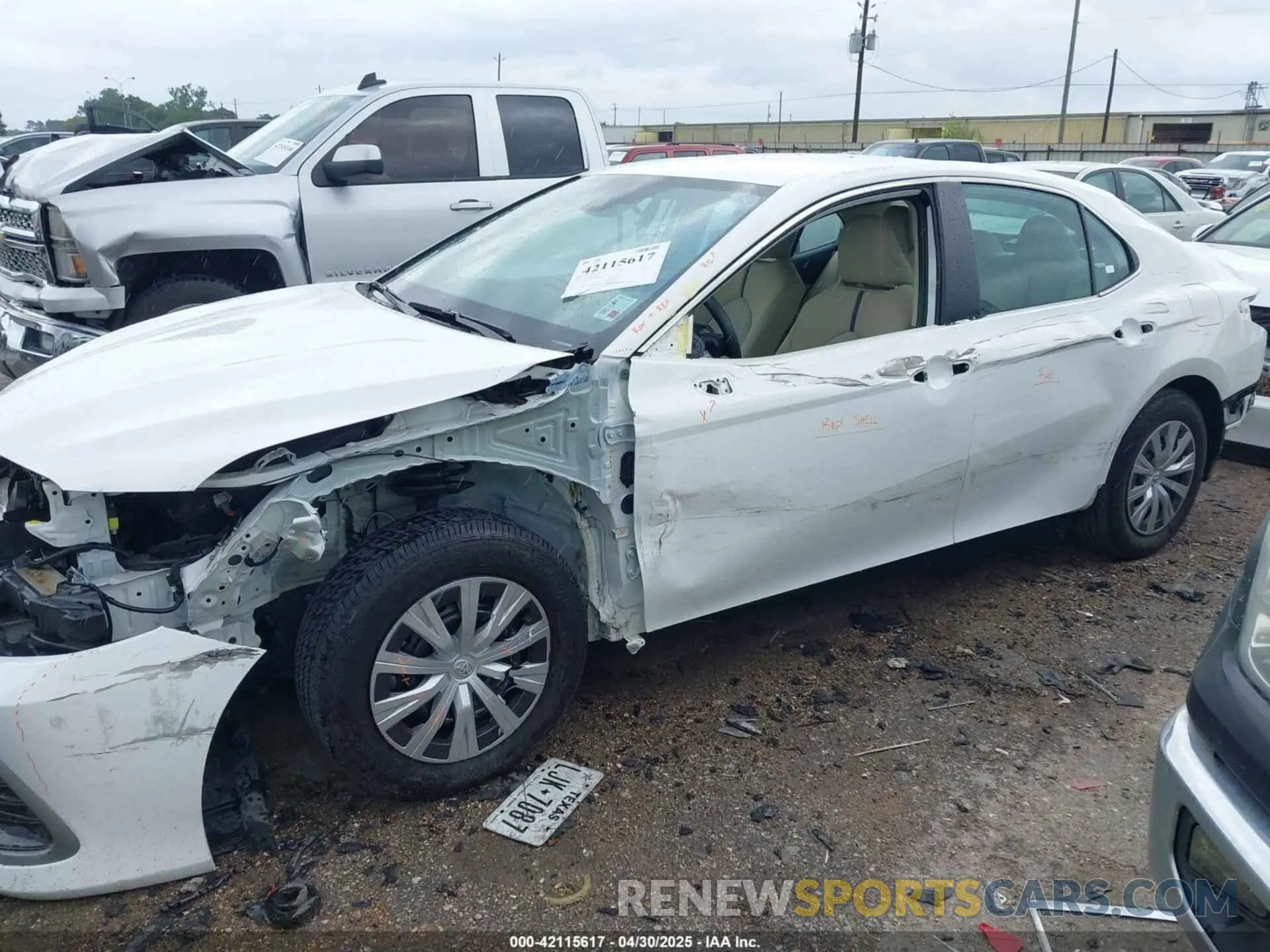 6 Photograph of a damaged car 4T1C31AK8PU611354 TOYOTA CAMRY 2023