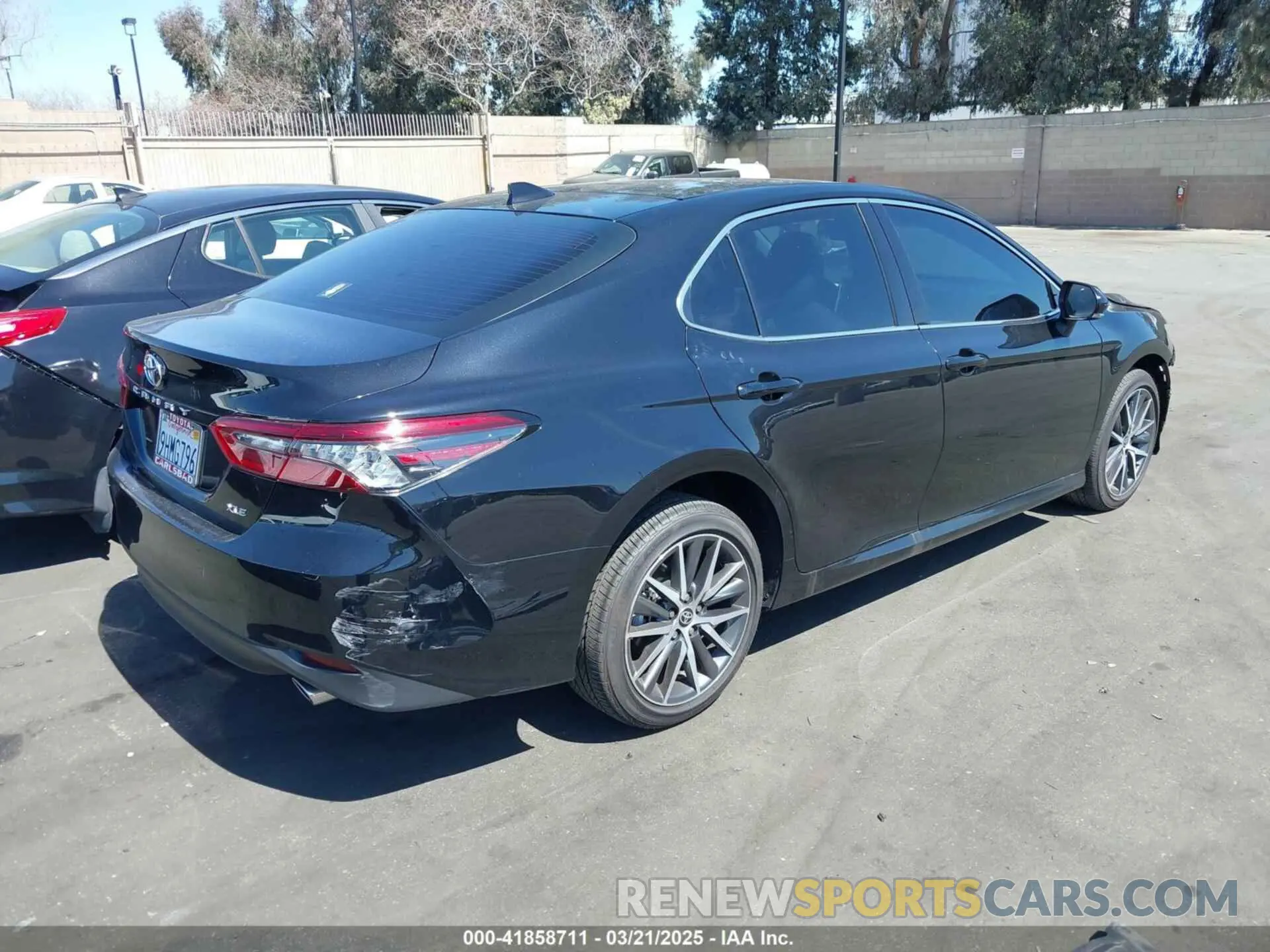4 Photograph of a damaged car 4T1F11AK1PU181802 TOYOTA CAMRY 2023
