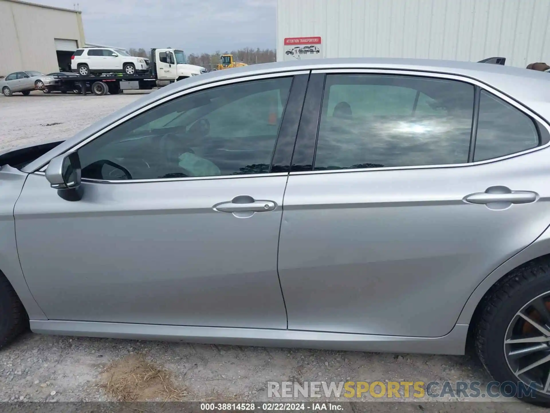 13 Photograph of a damaged car 4T1F11BK0PU085108 TOYOTA CAMRY 2023