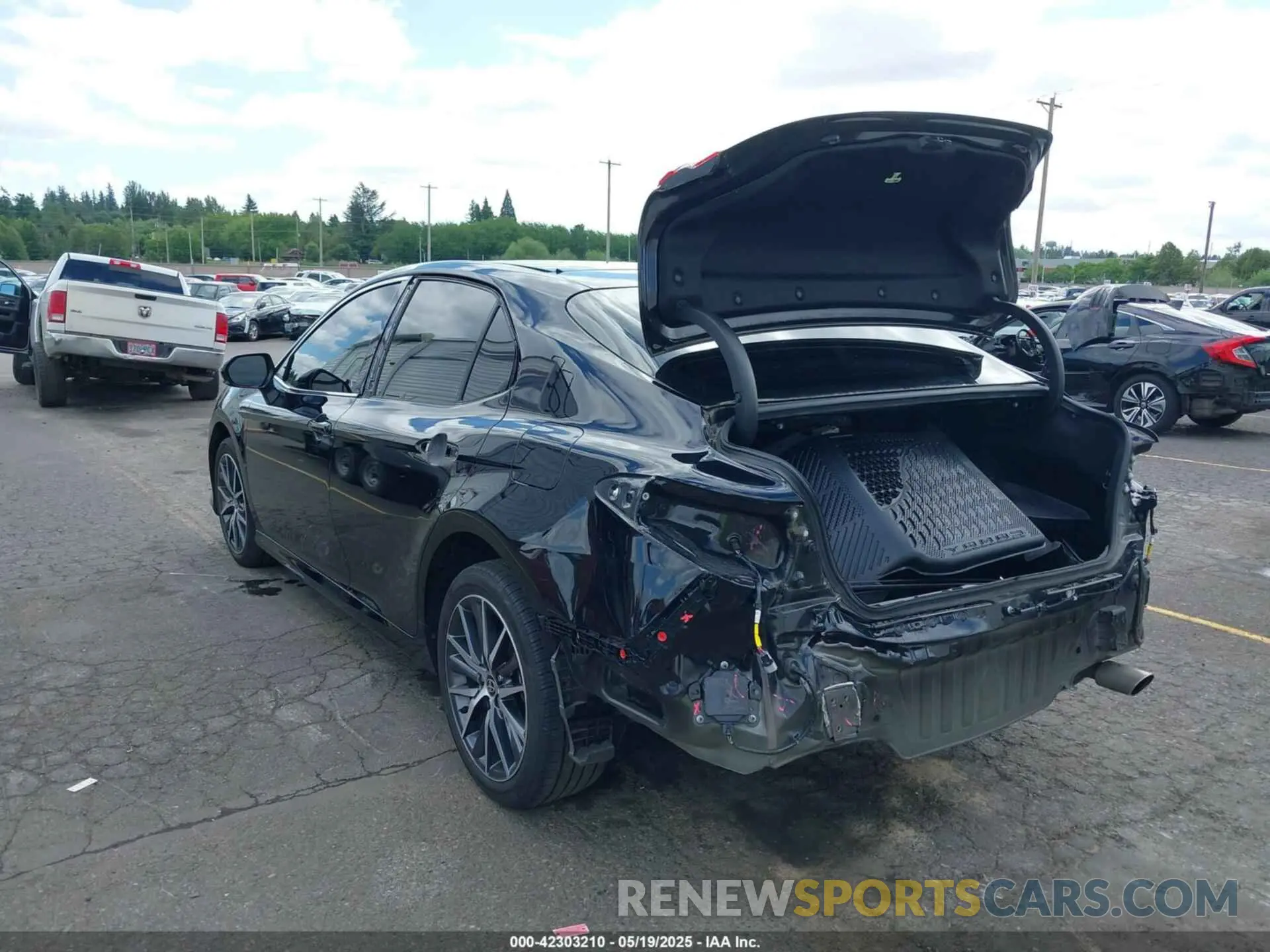 3 Photograph of a damaged car 4T1F11BK1PU094951 TOYOTA CAMRY 2023