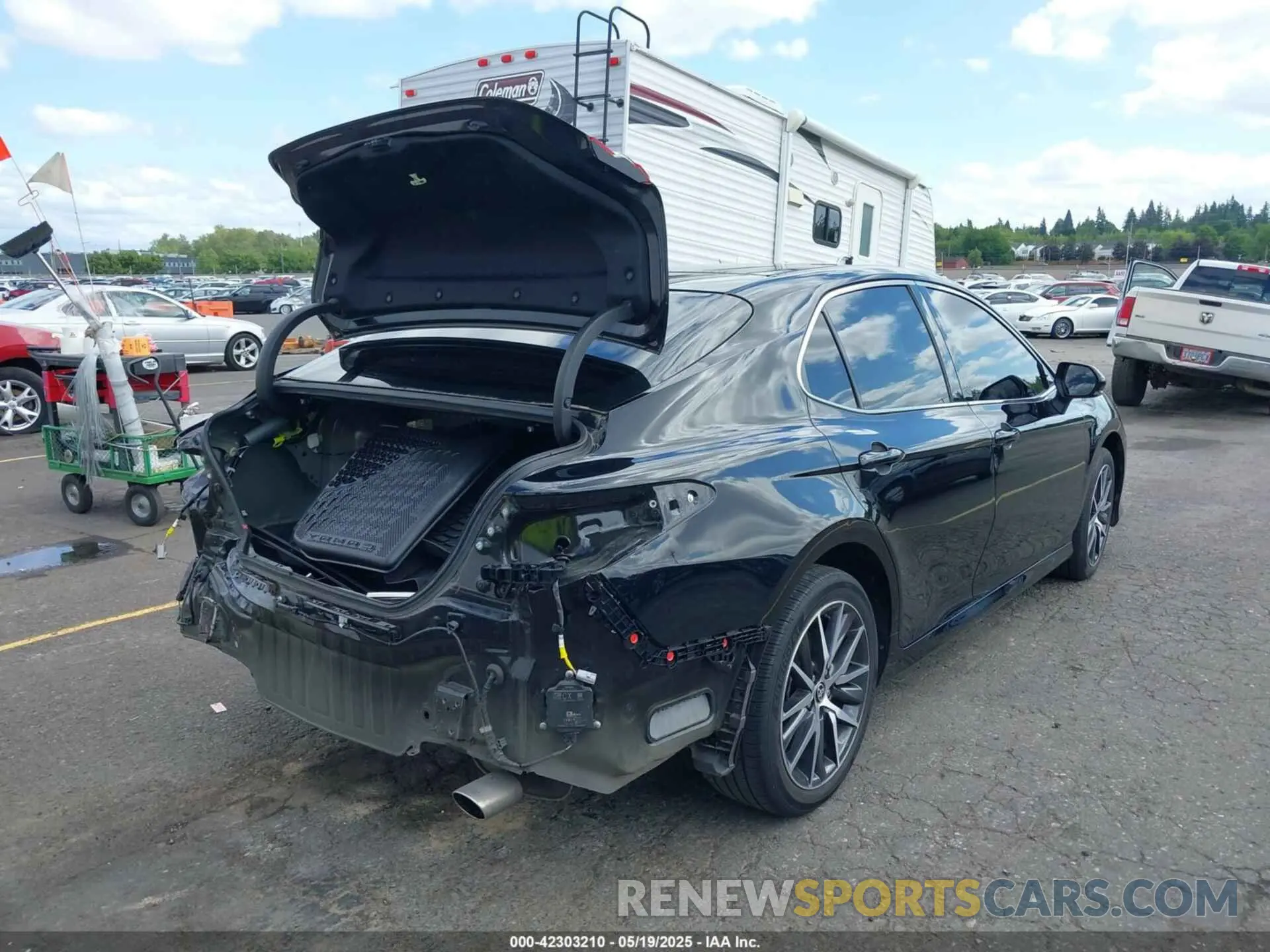 4 Photograph of a damaged car 4T1F11BK1PU094951 TOYOTA CAMRY 2023