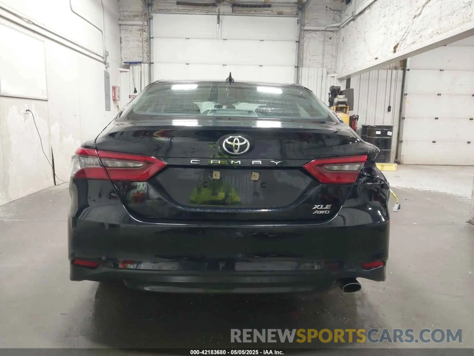 17 Photograph of a damaged car 4T1F11BK8PU104956 TOYOTA CAMRY 2023