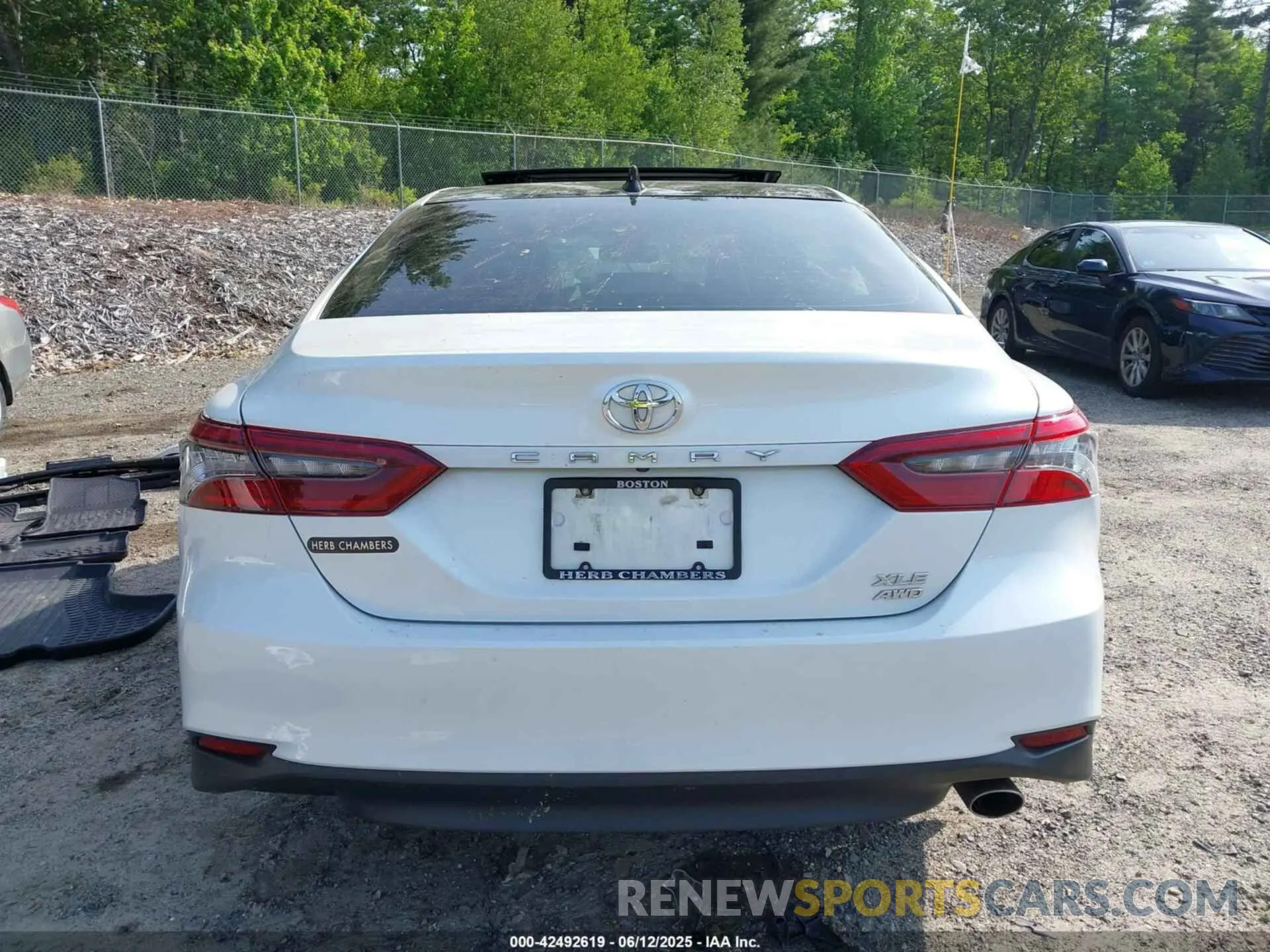 17 Photograph of a damaged car 4T1F11BK9PU090906 TOYOTA CAMRY 2023