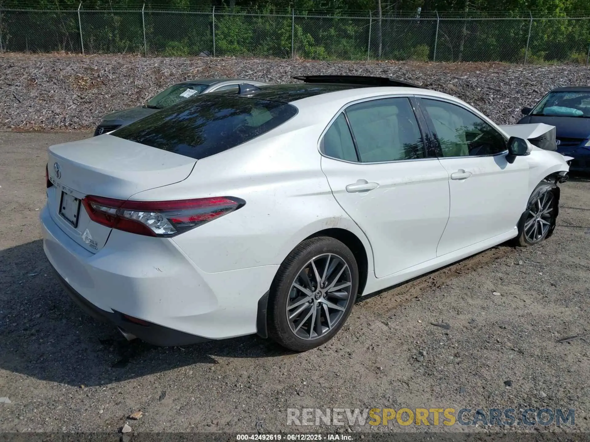 4 Photograph of a damaged car 4T1F11BK9PU090906 TOYOTA CAMRY 2023