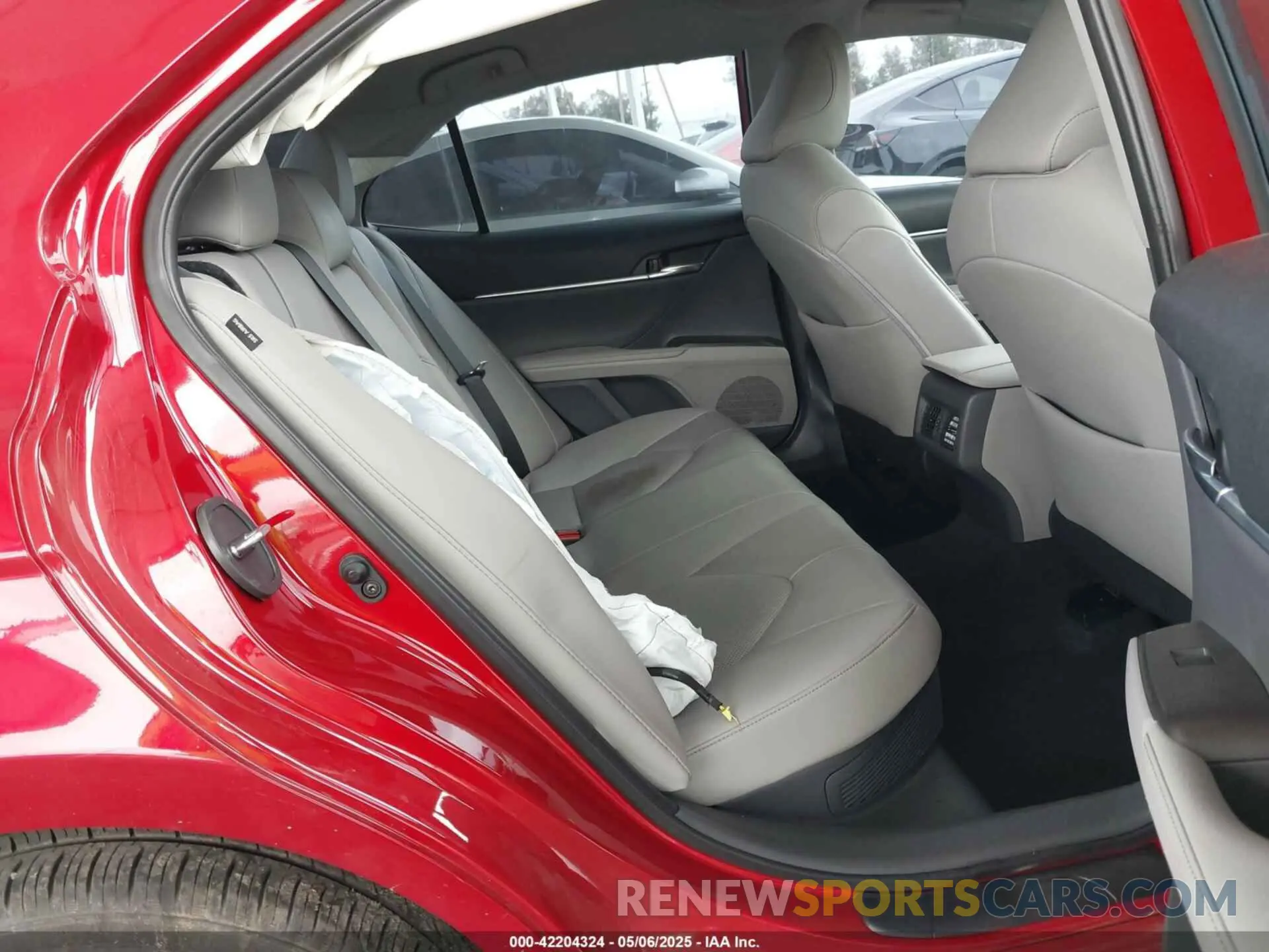 8 Photograph of a damaged car 4T1F31AK1PU047754 TOYOTA CAMRY 2023