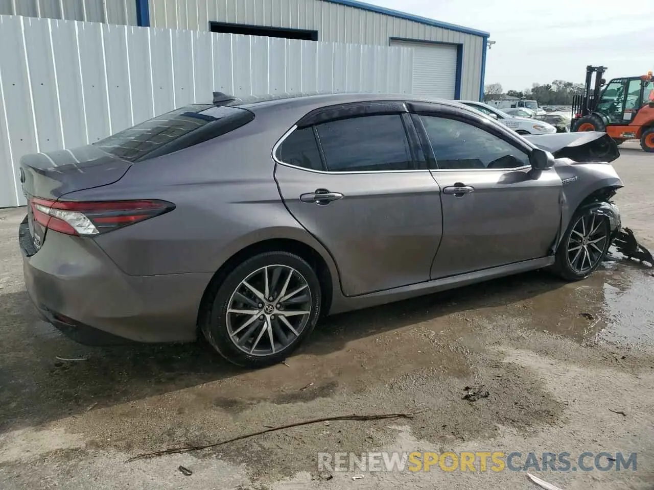 3 Photograph of a damaged car 4T1F31AK1PU053862 TOYOTA CAMRY 2023