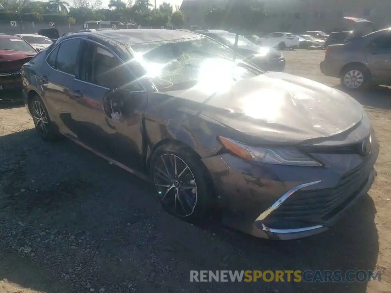 4 Photograph of a damaged car 4T1F31AK5PU600289 TOYOTA CAMRY 2023