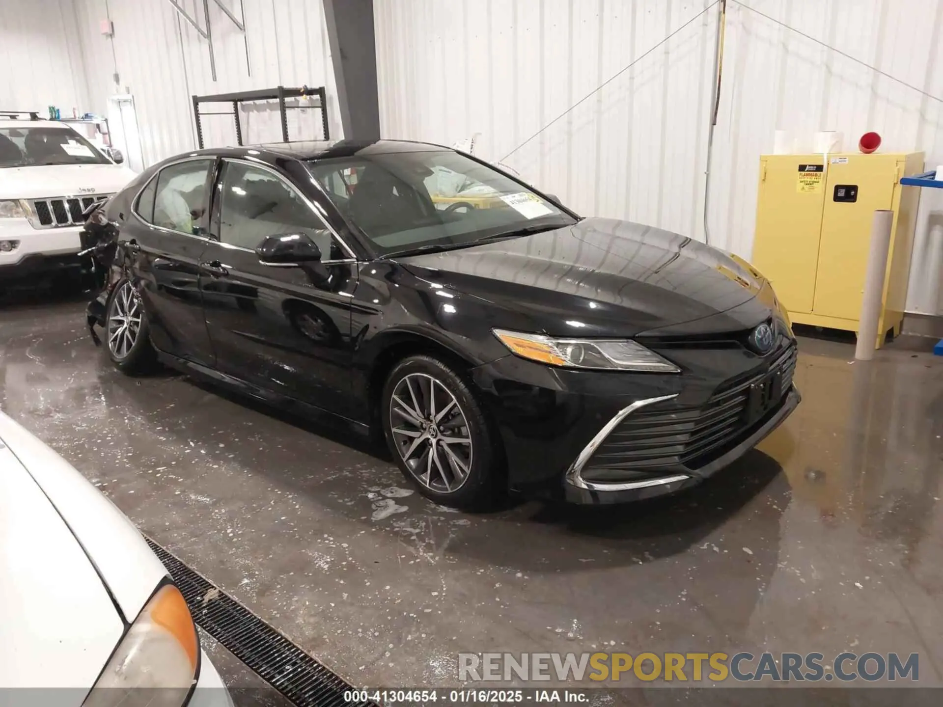 1 Photograph of a damaged car 4T1F31AK5PU611888 TOYOTA CAMRY 2023