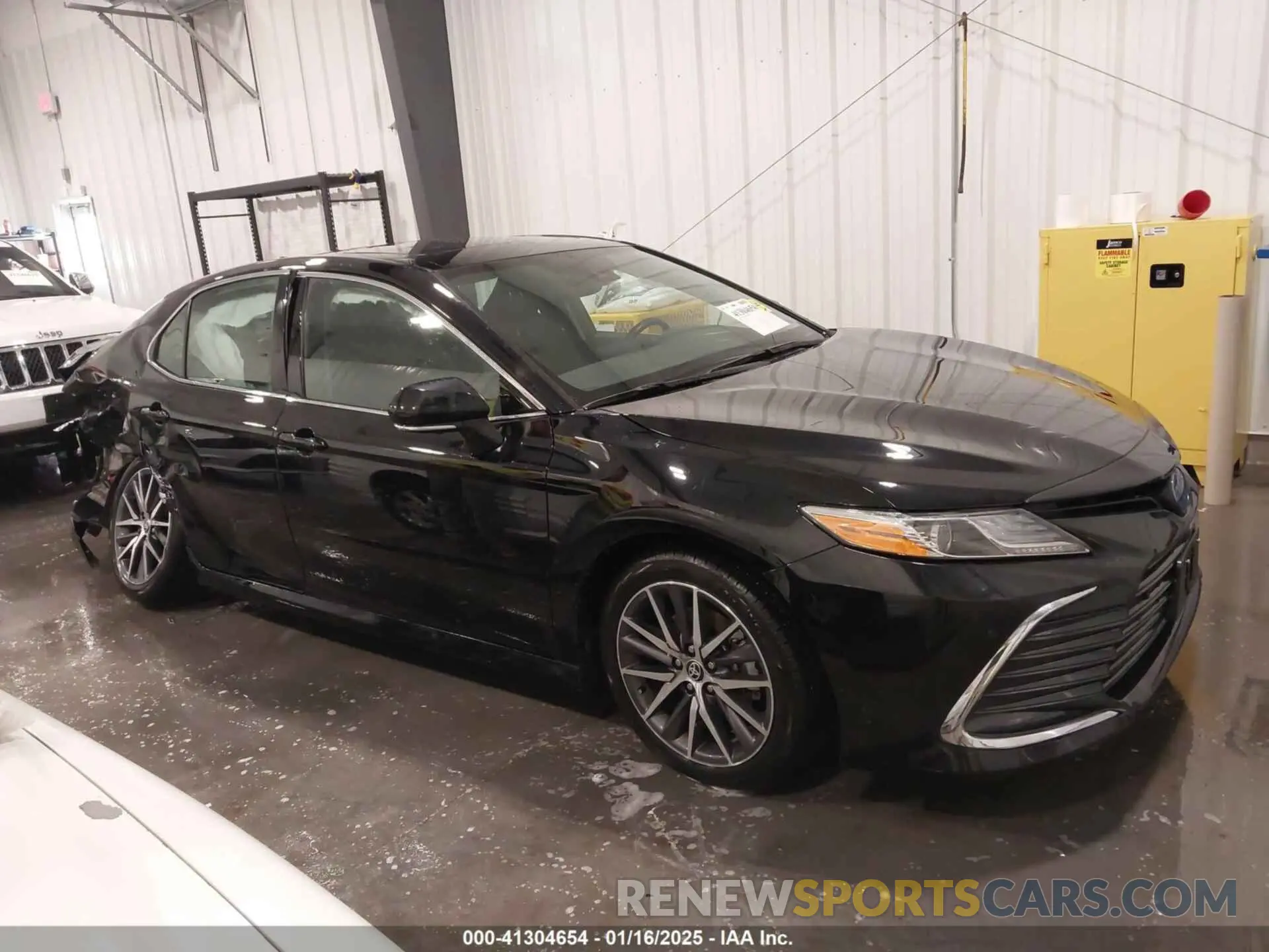13 Photograph of a damaged car 4T1F31AK5PU611888 TOYOTA CAMRY 2023