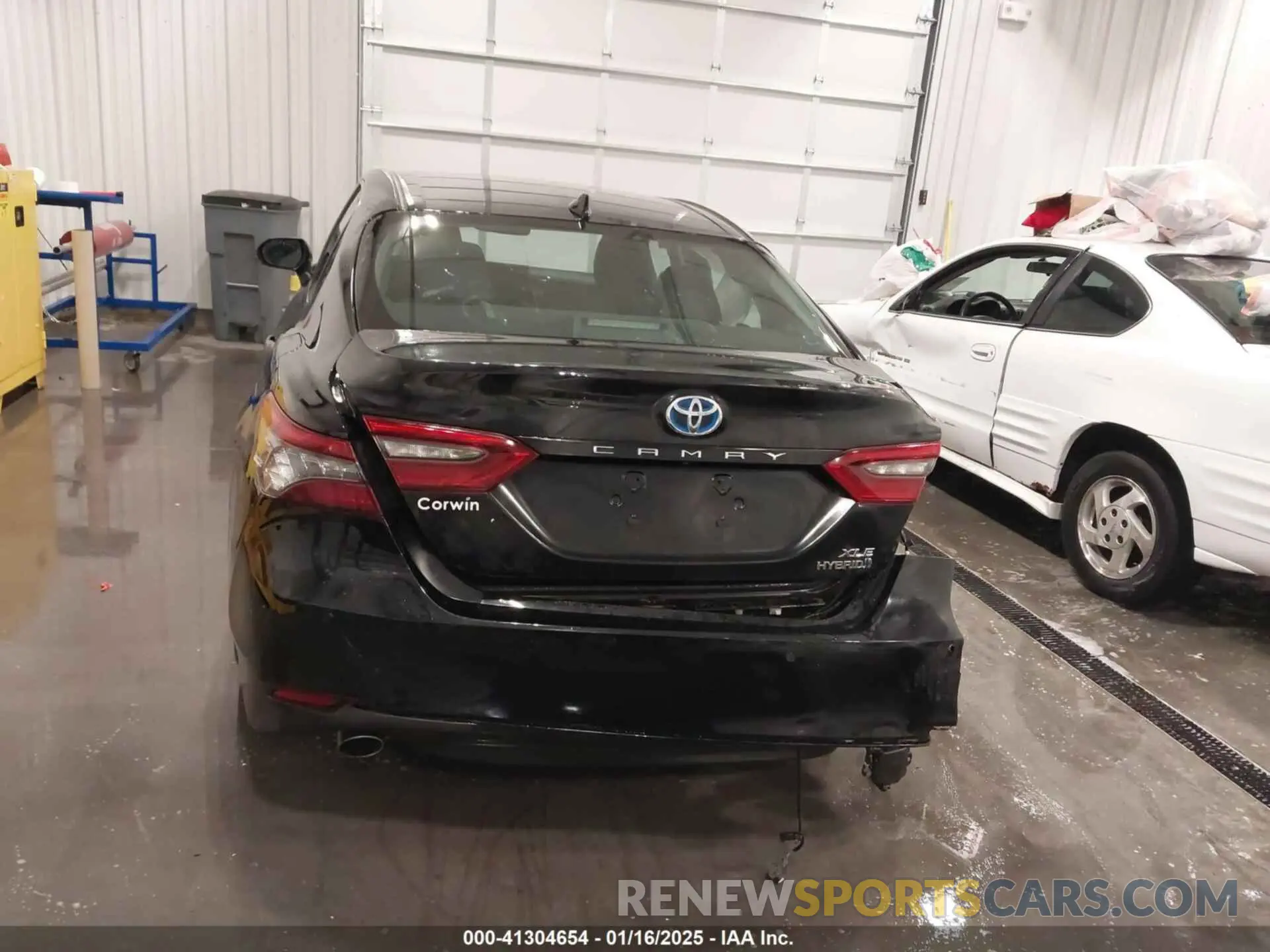 16 Photograph of a damaged car 4T1F31AK5PU611888 TOYOTA CAMRY 2023