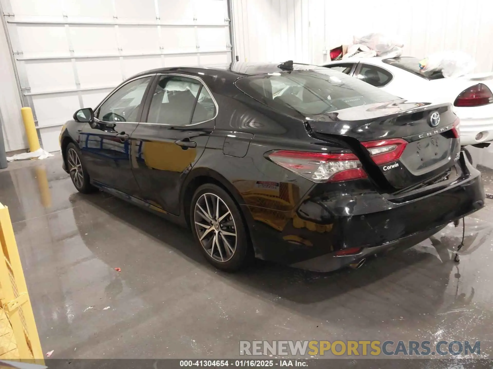 3 Photograph of a damaged car 4T1F31AK5PU611888 TOYOTA CAMRY 2023